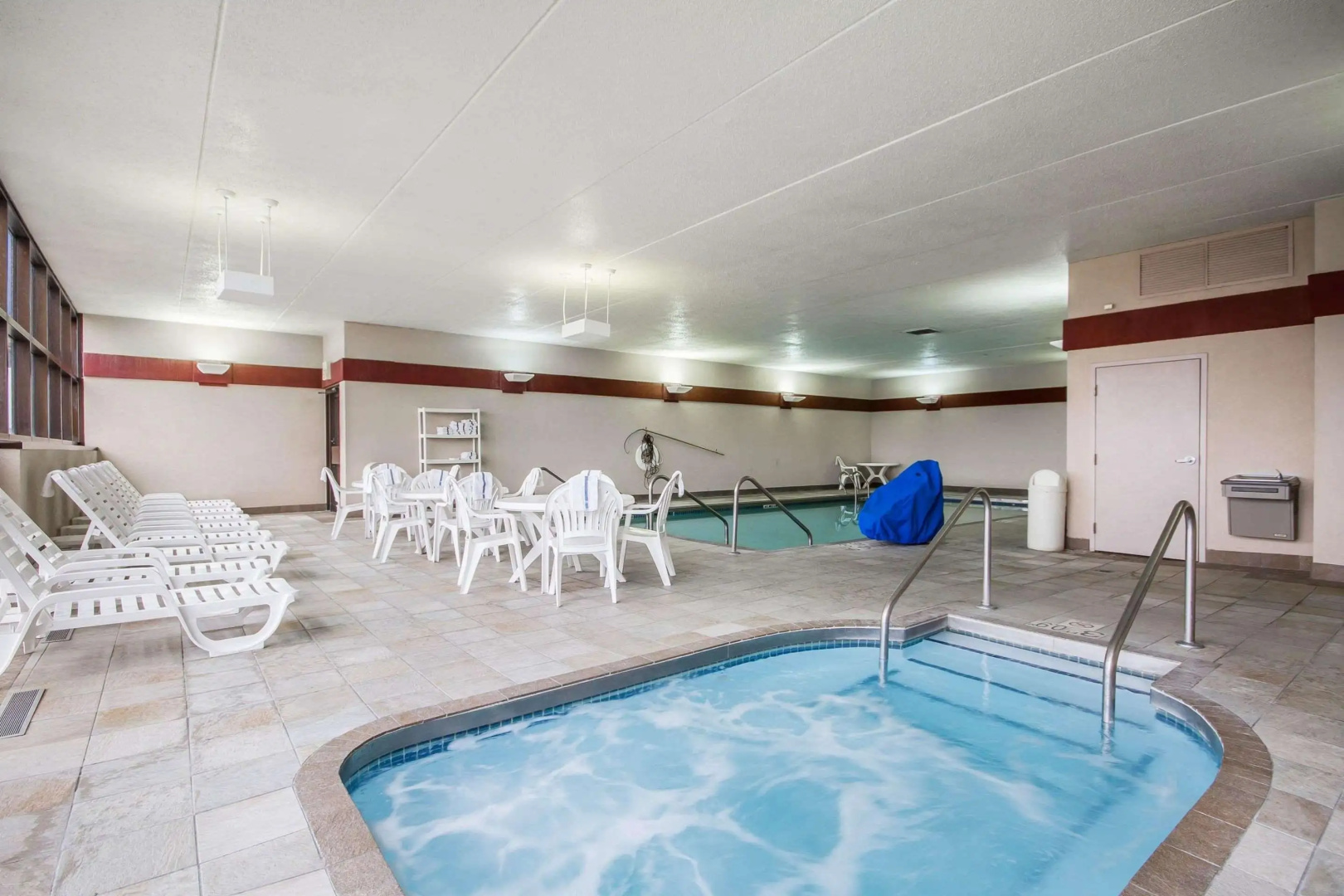 Comfort Inn & Suites Madison - Airport