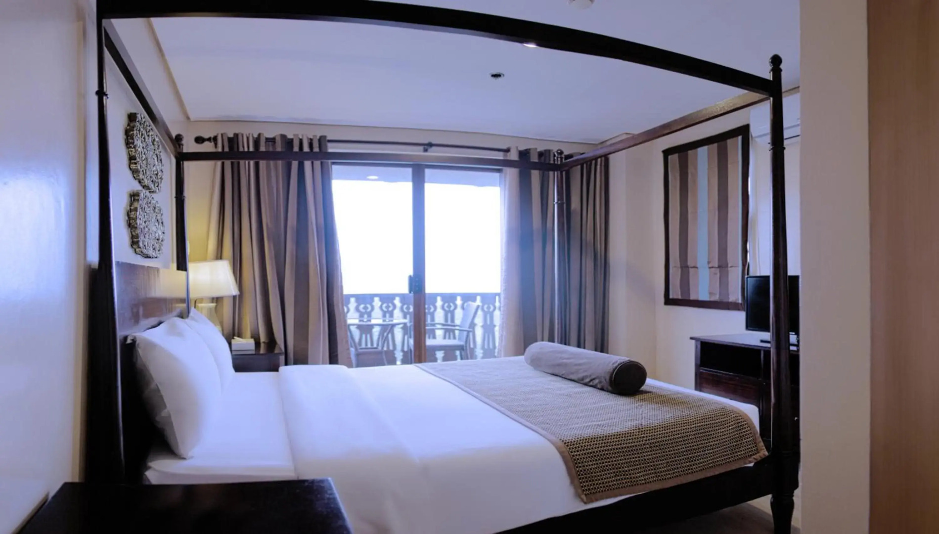 Crosswinds Resort Suites