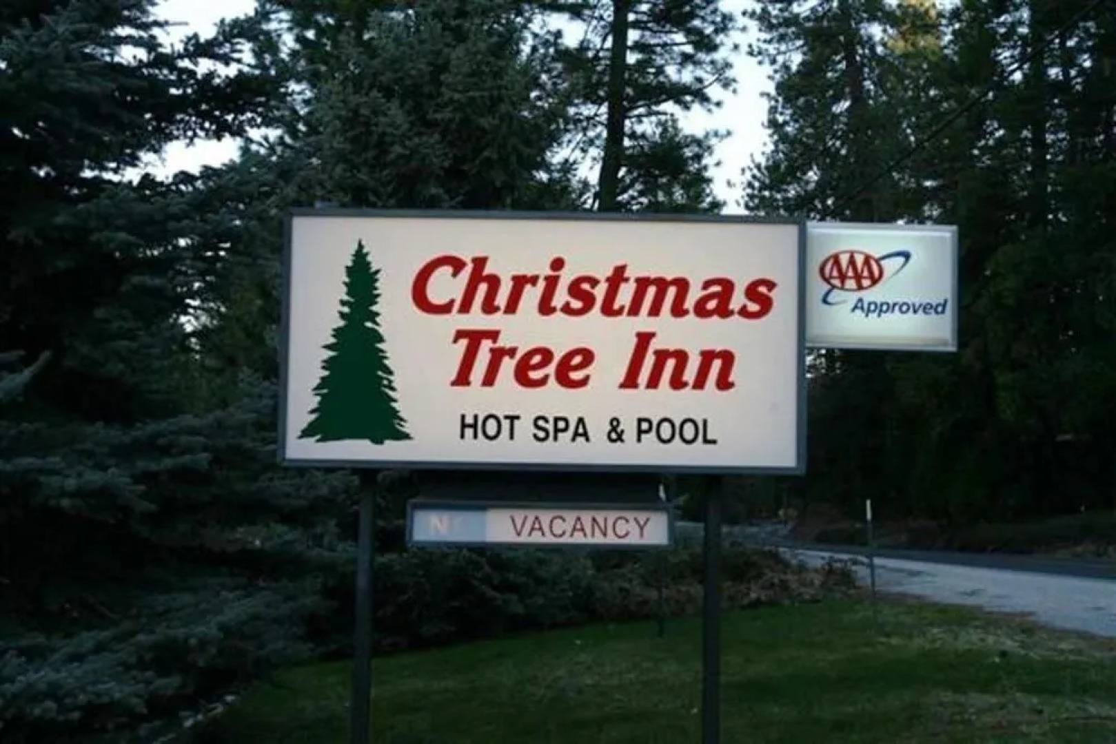 Christmas Tree Inn