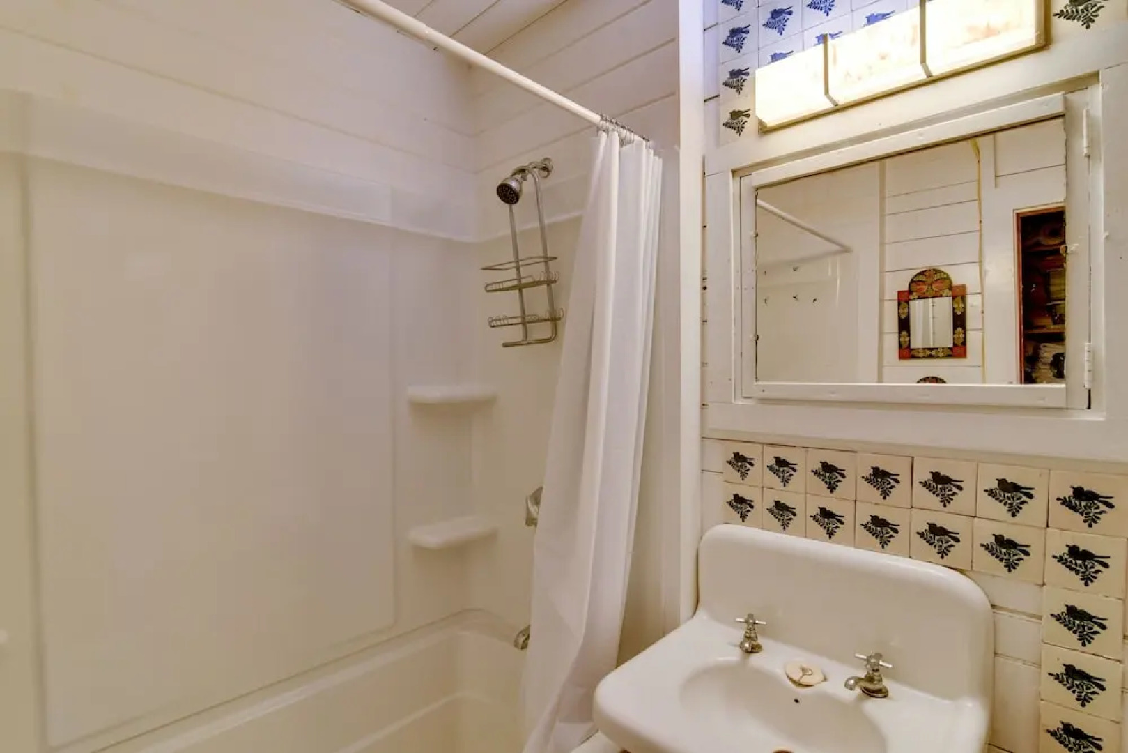 Oceanfront Cottage w/ Deck 2 Mi to Boothbay Harbor