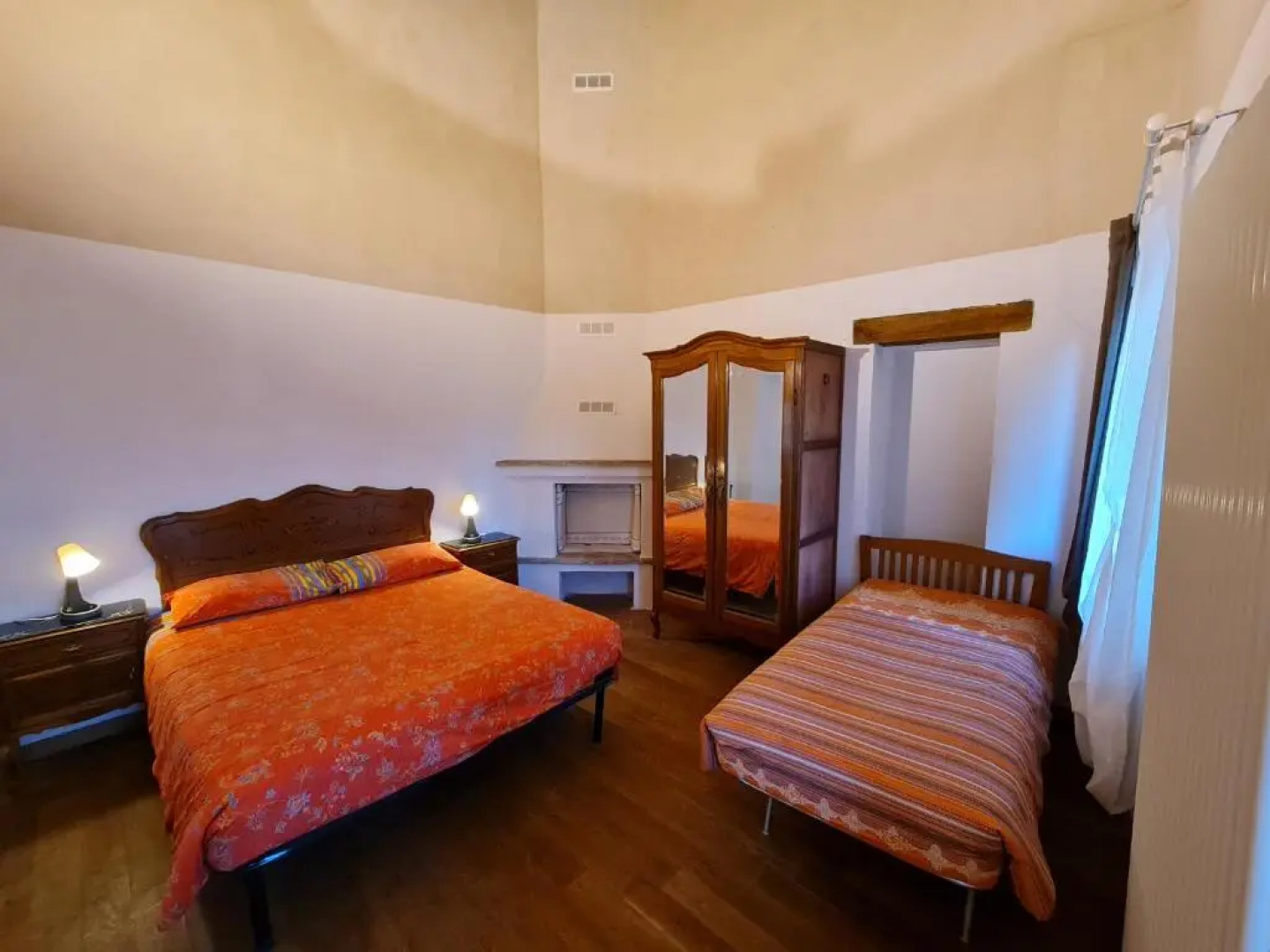 Agriturismo 6 appartamenti 25 posti letto