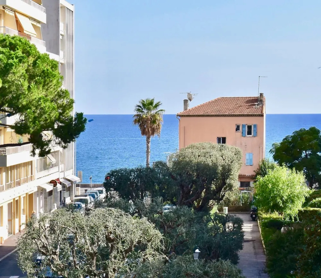 Riviera Standing Appartement La Couronne Premium, vue mer