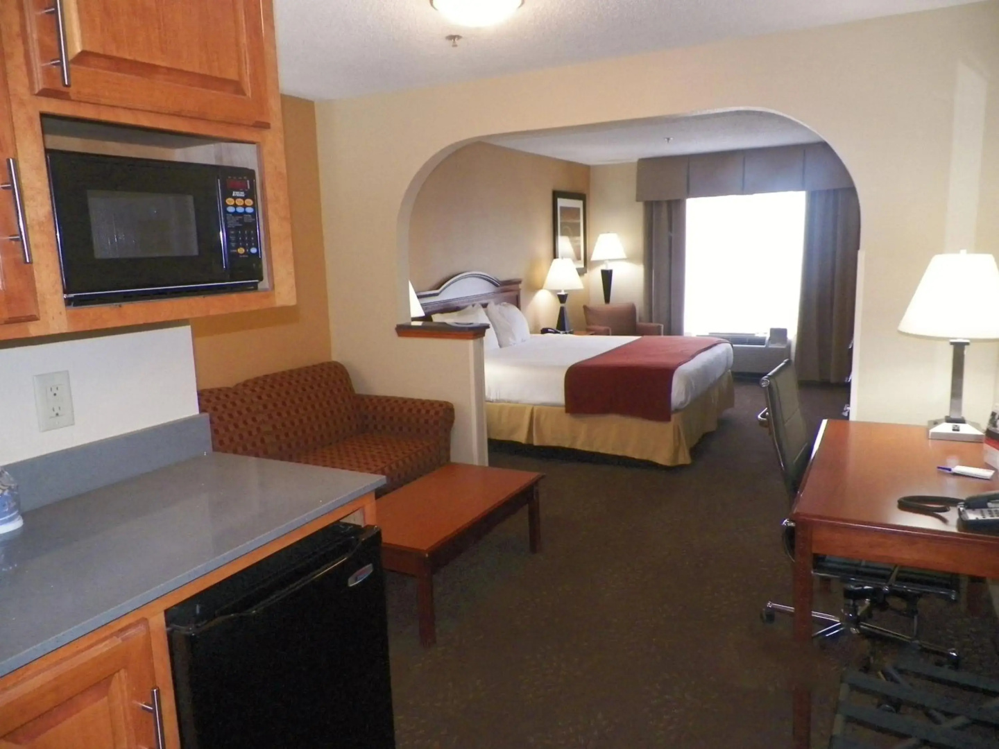 Holiday Inn Express Hotel & Suites FOREST