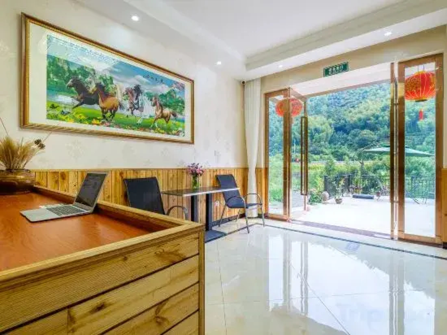 Linxi Xiaozhu Hostel