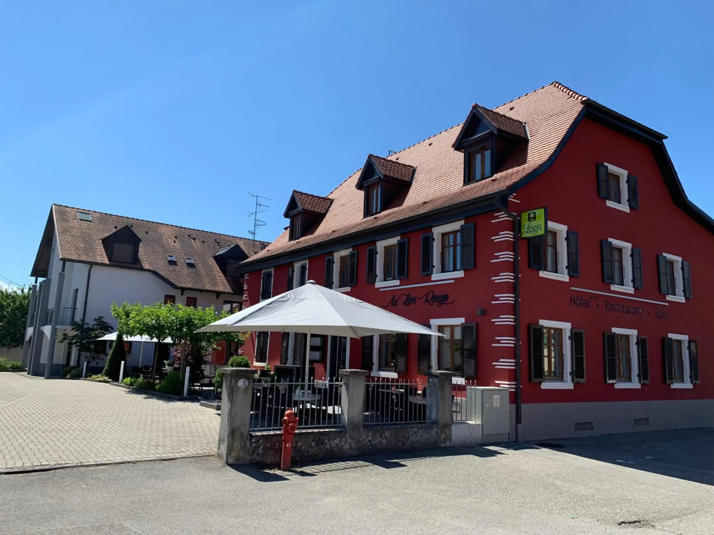 Logis Hôtel Au Lion Rouge