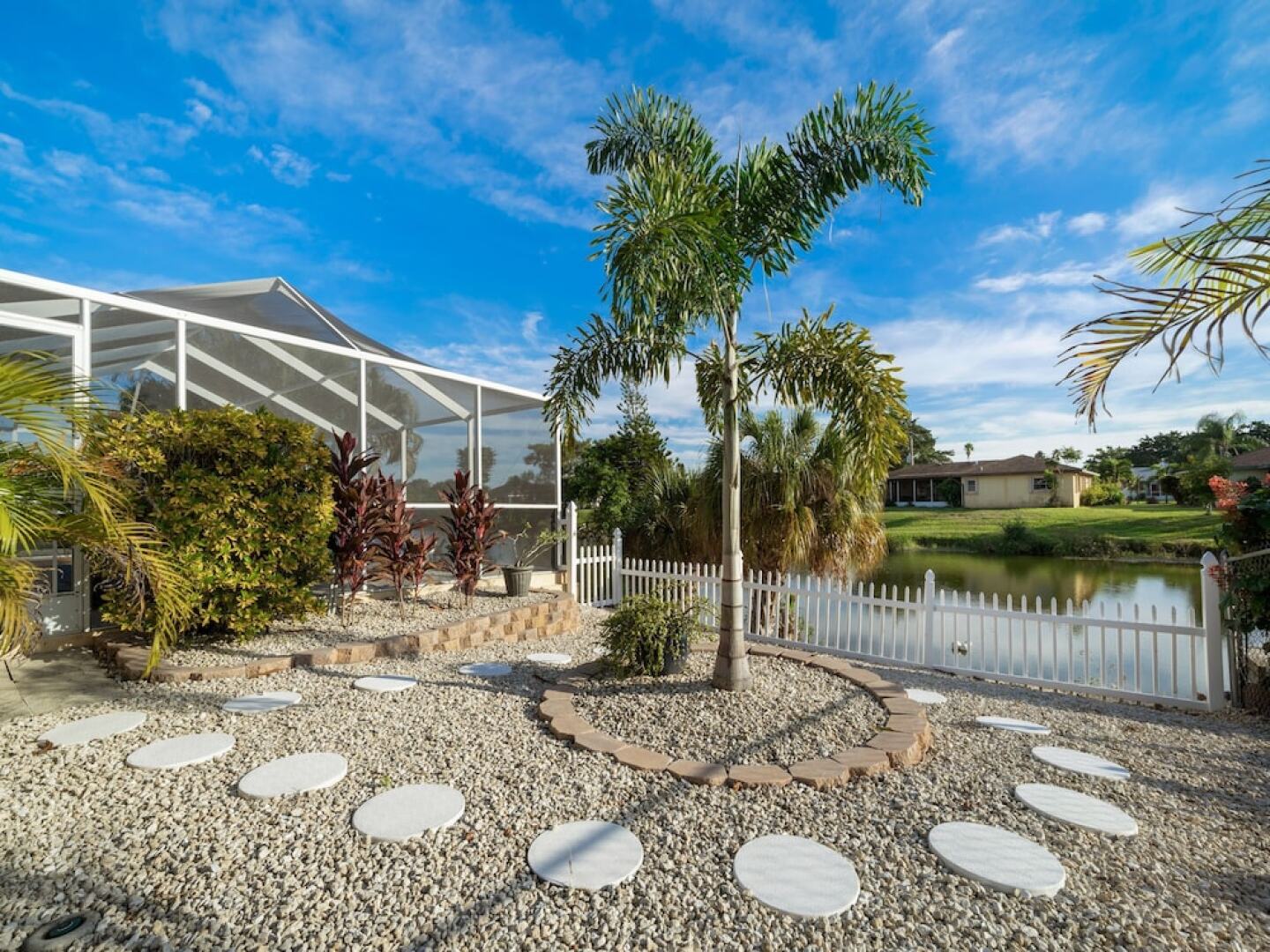 Lakeside House by Vacation Rental Pros