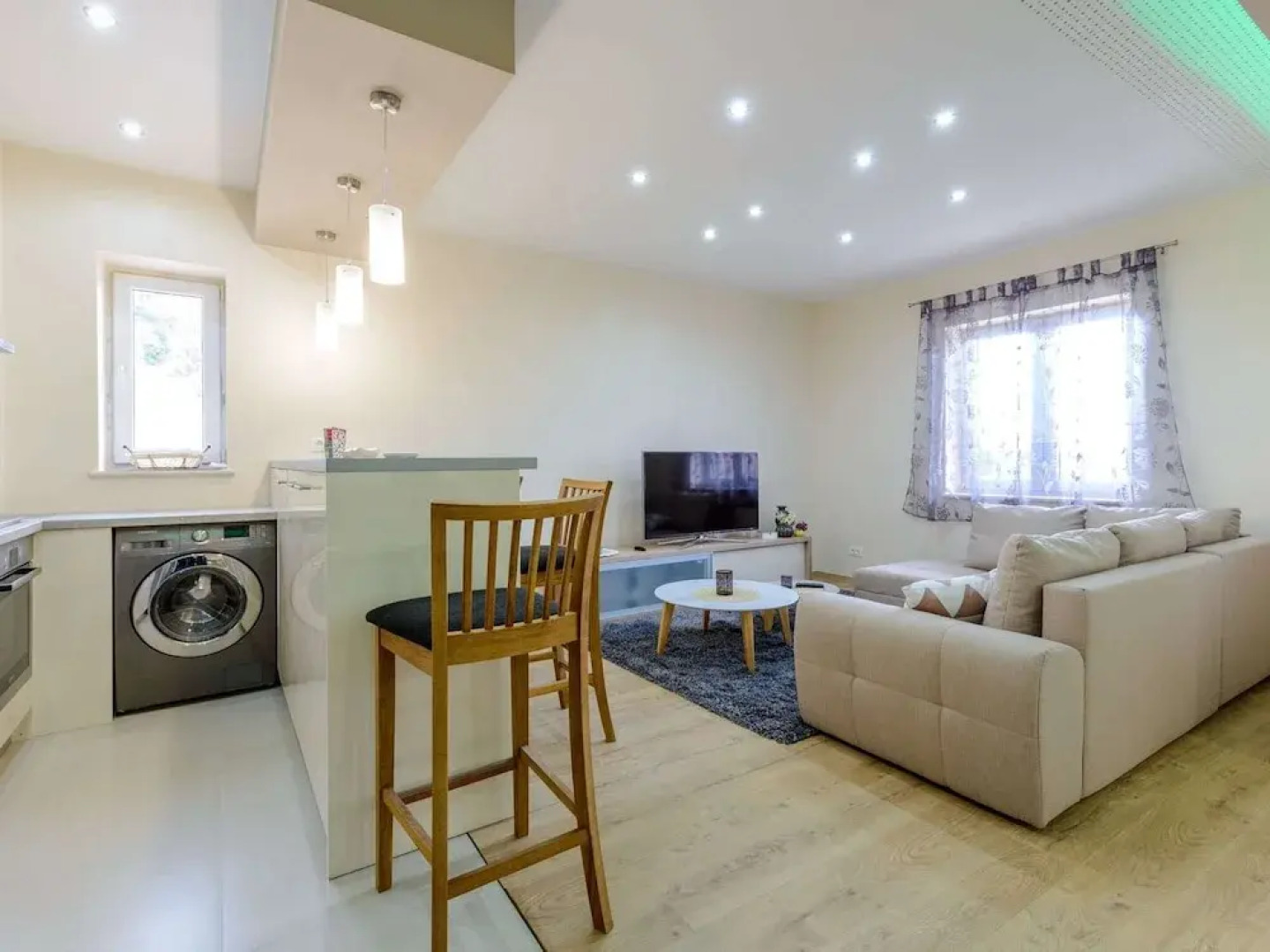 Villa Pave - Six-bedroom Villa With Terrace and Swimming Pool