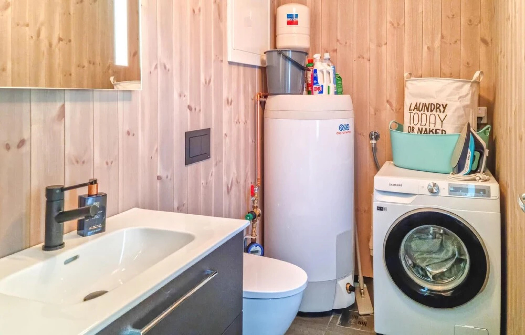 Nice Home in Færvik With Wifi, 3 Bedrooms and Outdoor Swimming Pool