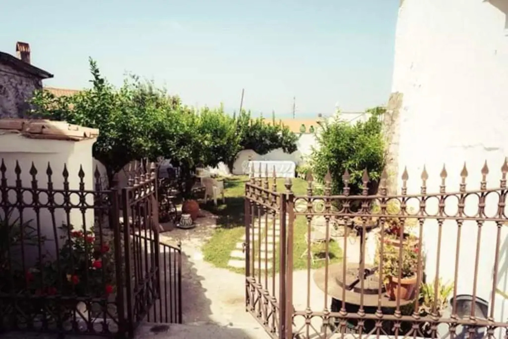 2 bedrooms house with sea view enclosed garden and wifi at Francolise