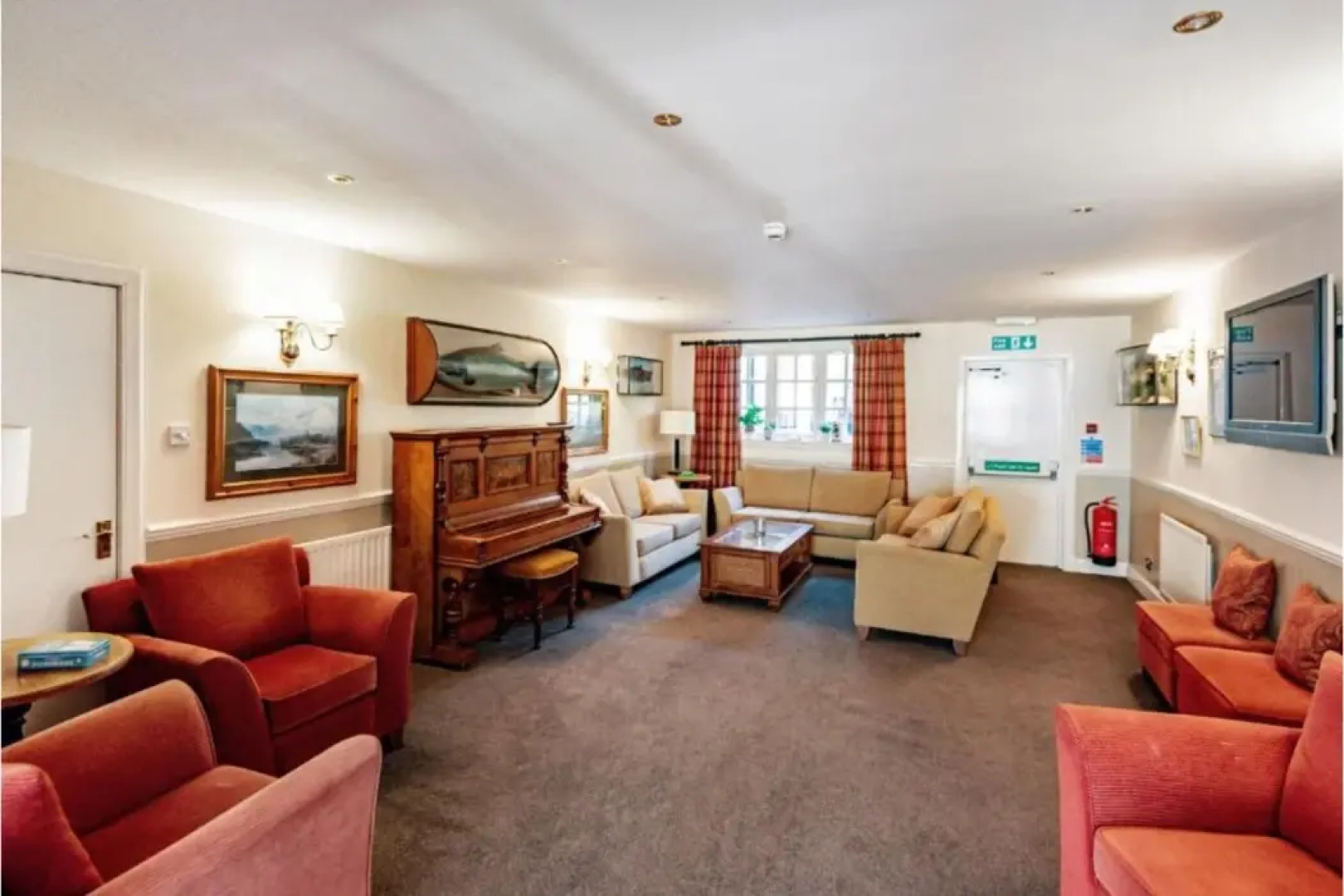 Taychreggan, Signature Collection by Eight Continents