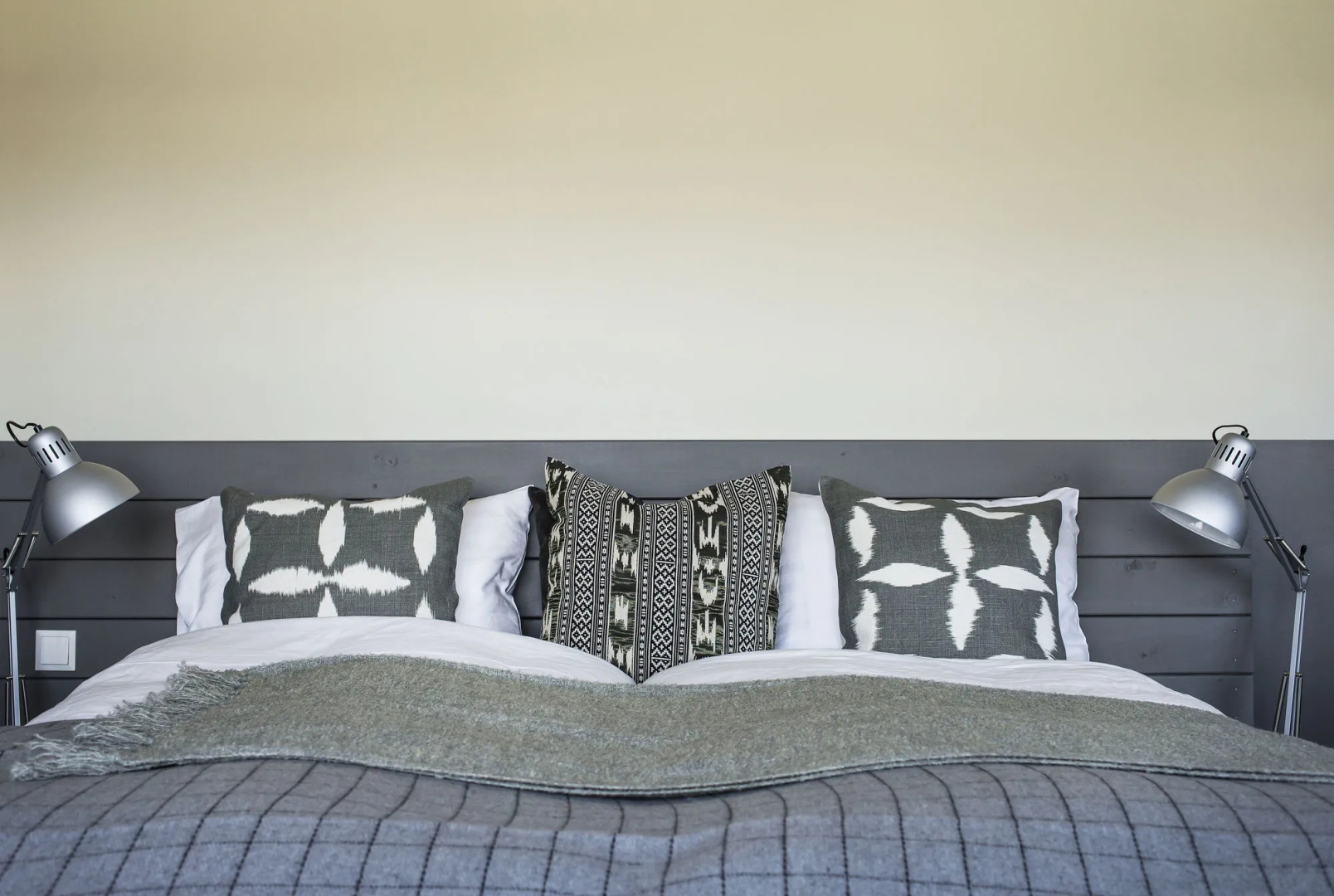 The Swan House by Heimaleiga