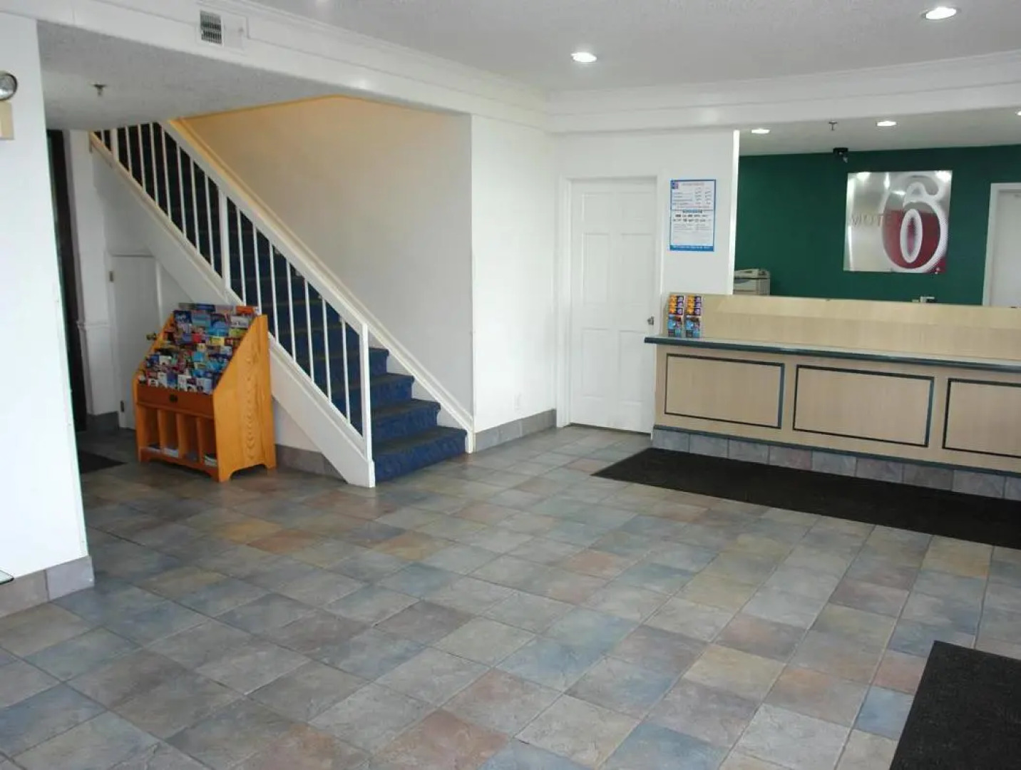 Motel 6 Waukegan, IL