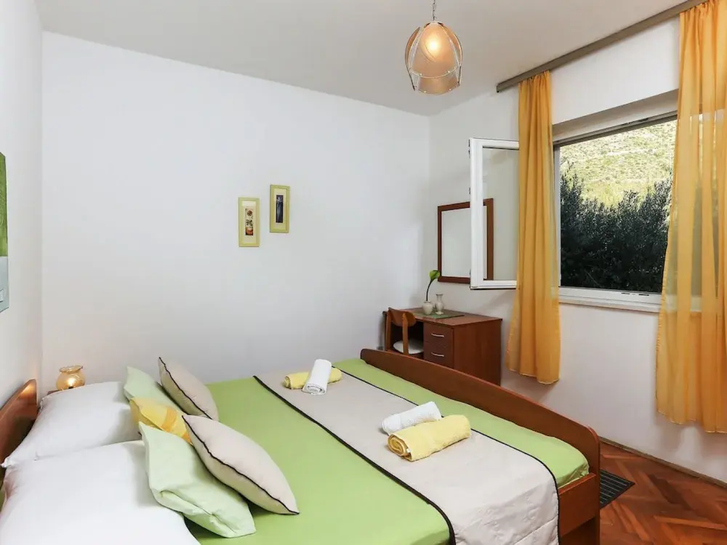 Apartments Lina - Three Bedroom Apartment With Two Balconies and Sea View