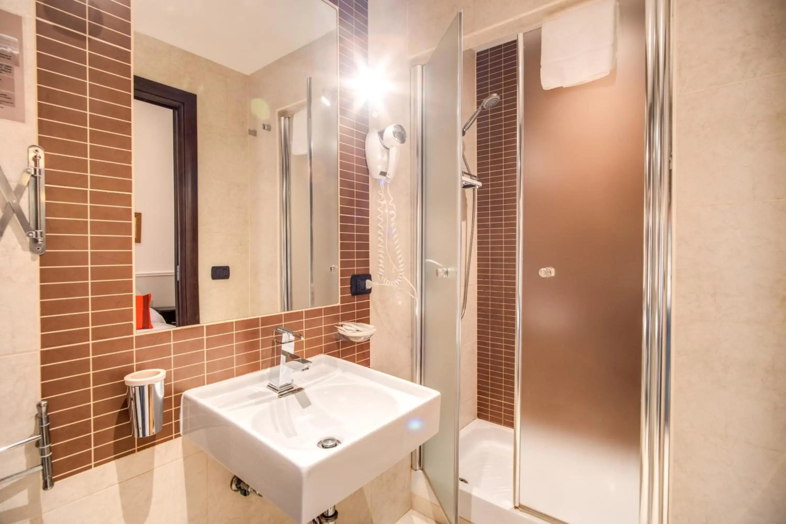 Everest Inn Rome