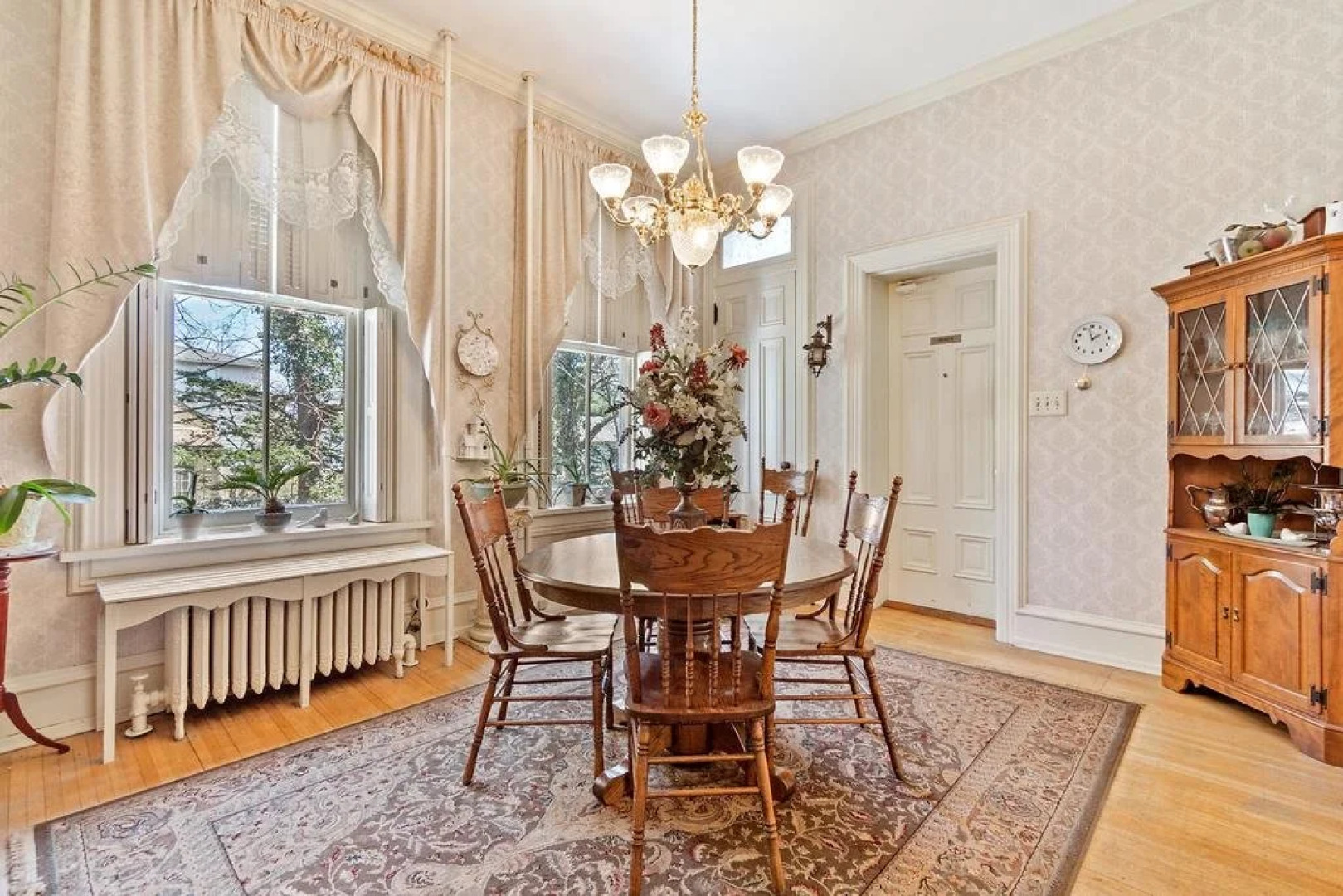 Lovelace Manor Bed and Breakfast