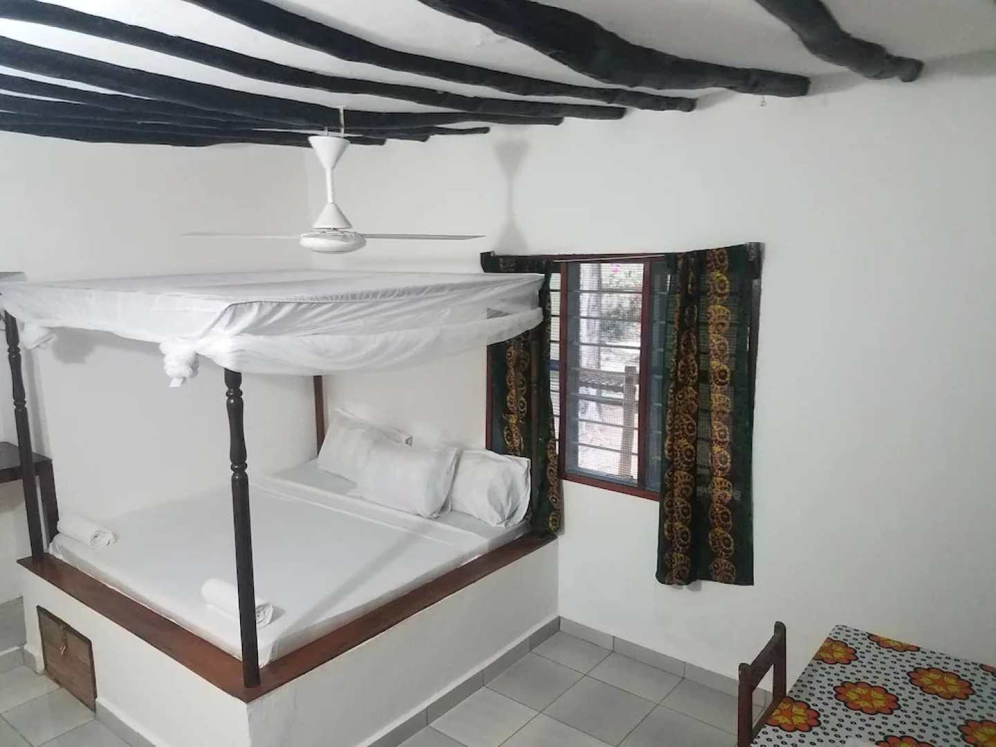 Baraka Aquarium Bungalows