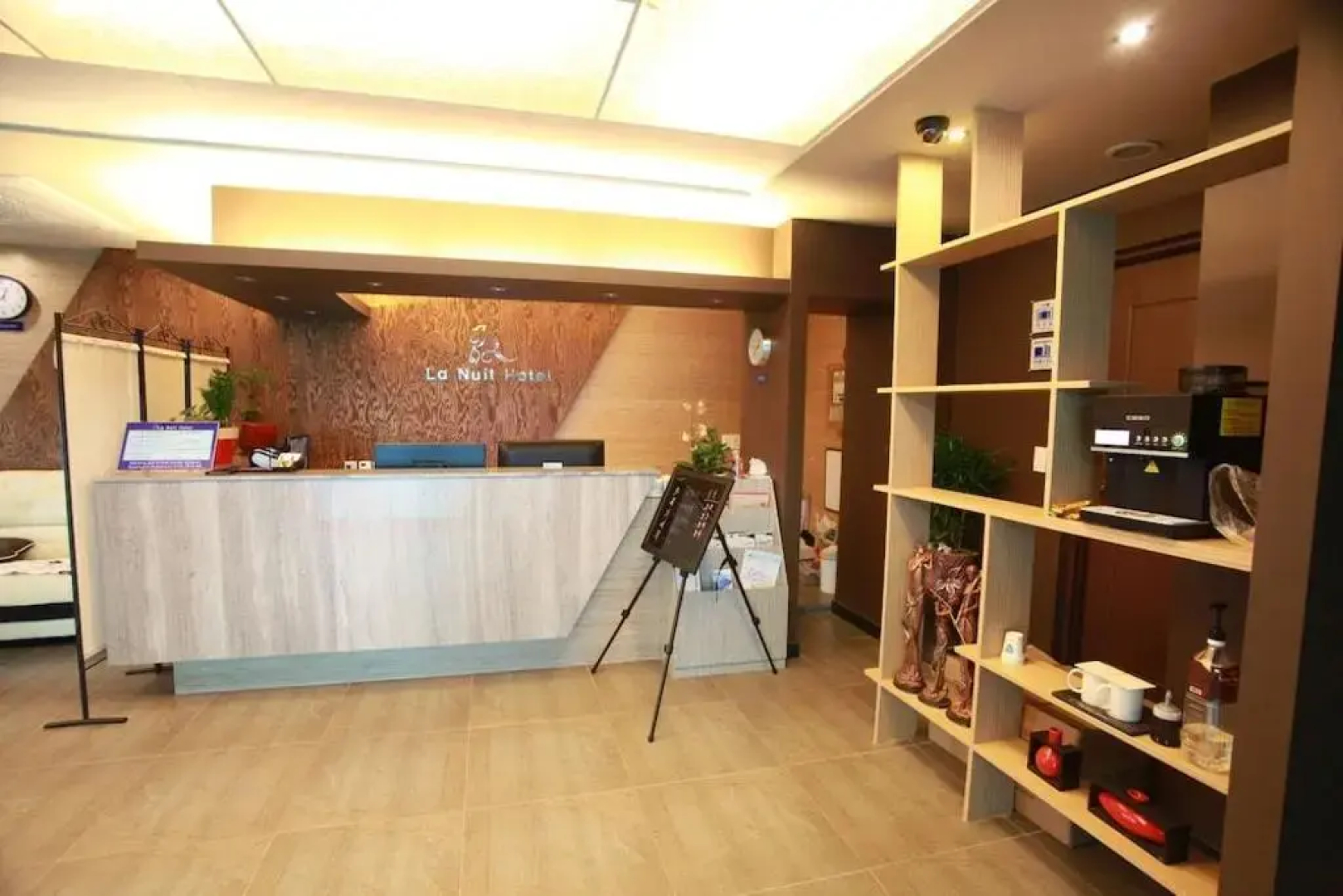 Goodstay Lanuit Hotel