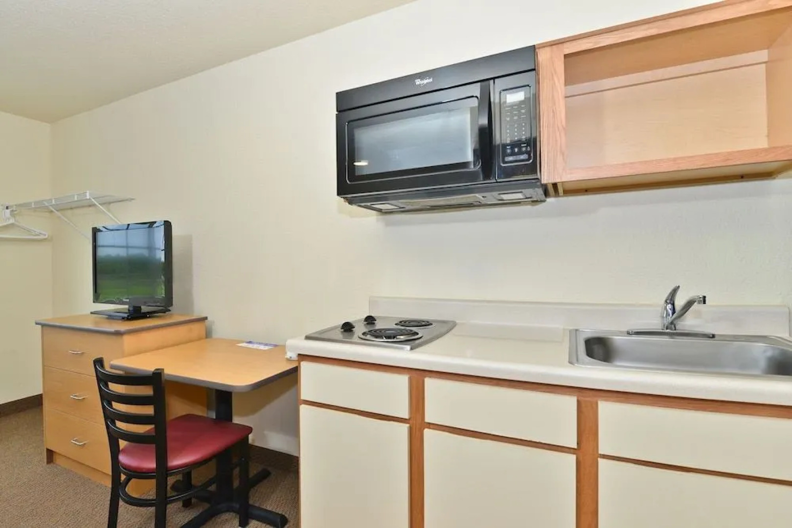 Amelia Extended Stay & Hotel