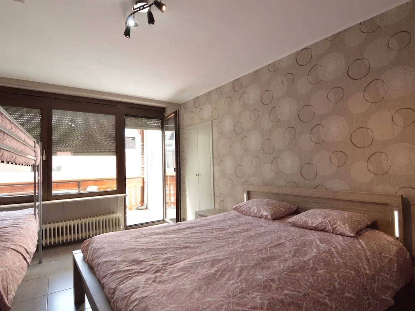 Modern and Comfortable Apartment Close to the Mosel, Shops and Restaurants