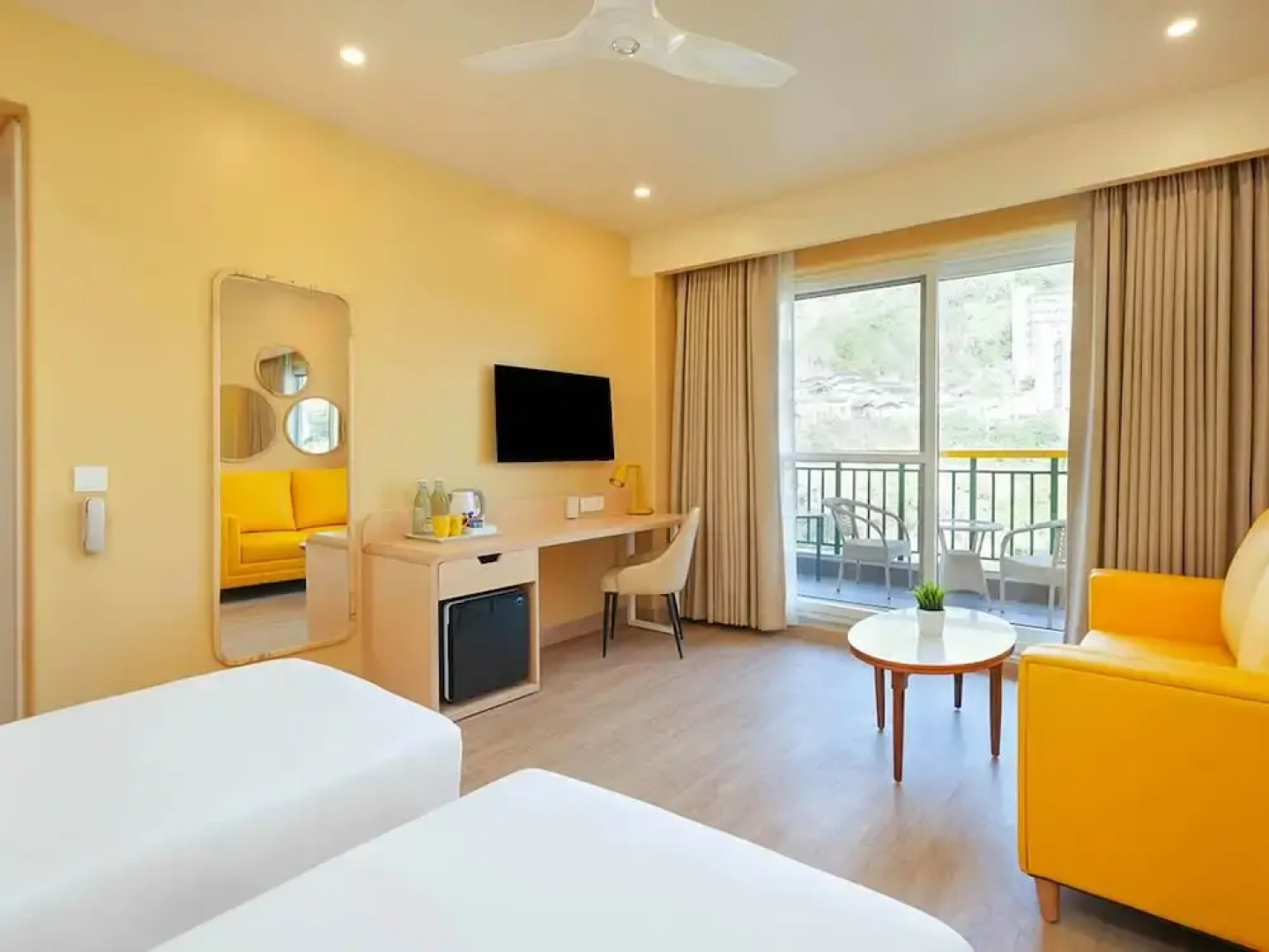 Bloom Boutique - Rishikesh Hills