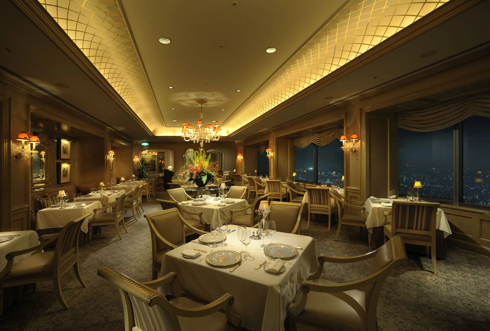 Отель Yokohama Royal Park