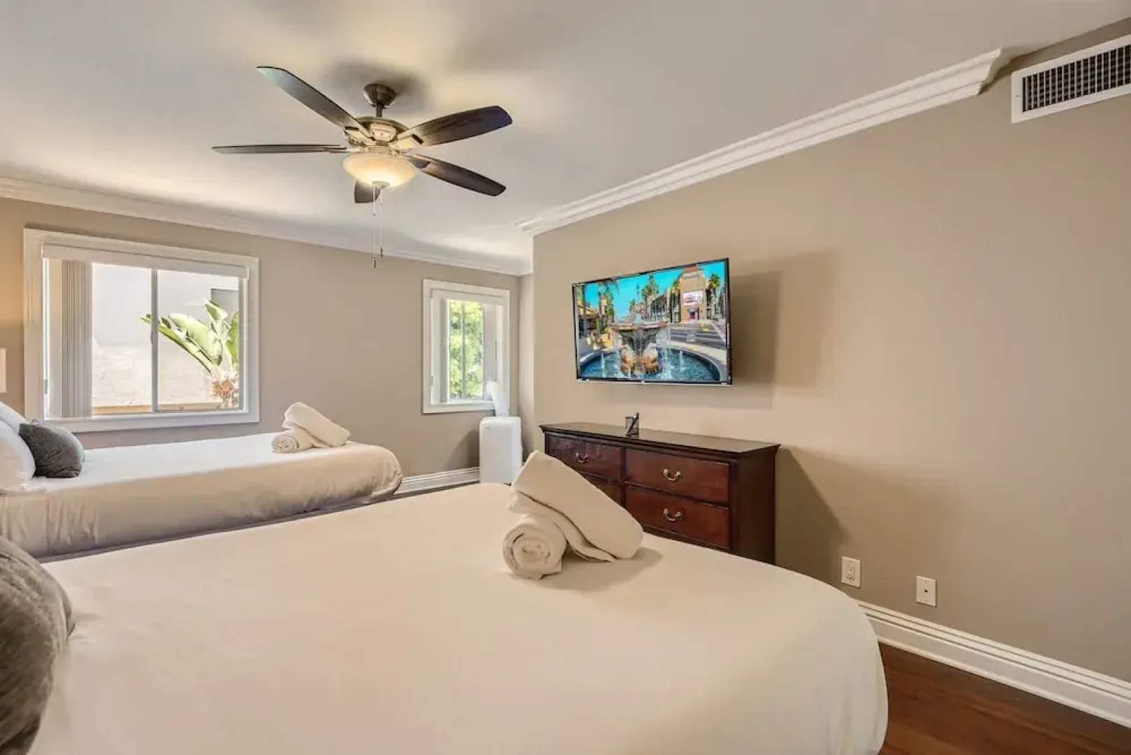 Spacious 3BR Yard BBQ Games Free Parking 0R2