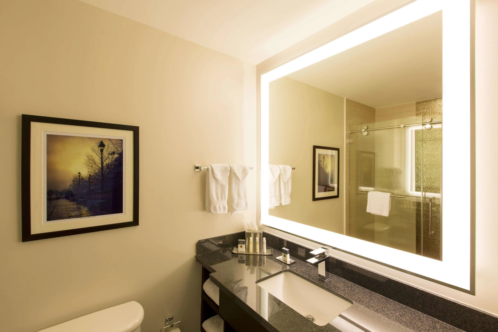 DoubleTree by Hilton Hotel Savannah Historic District