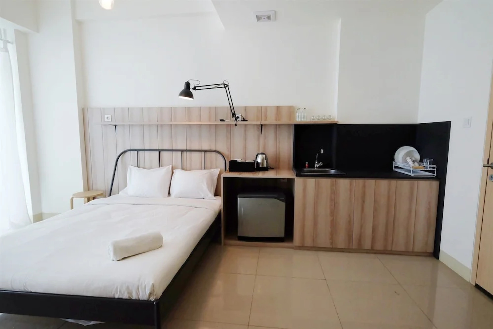 Classic Studio Tree Park Apartment near ICE BSD By Travelio