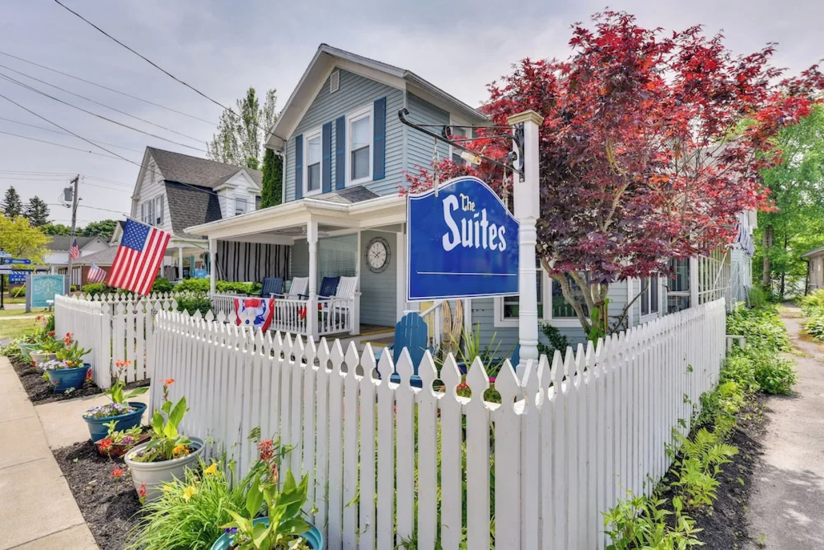 Bemus Point Vintage Suite w/ Soaking Tub & Kitchen