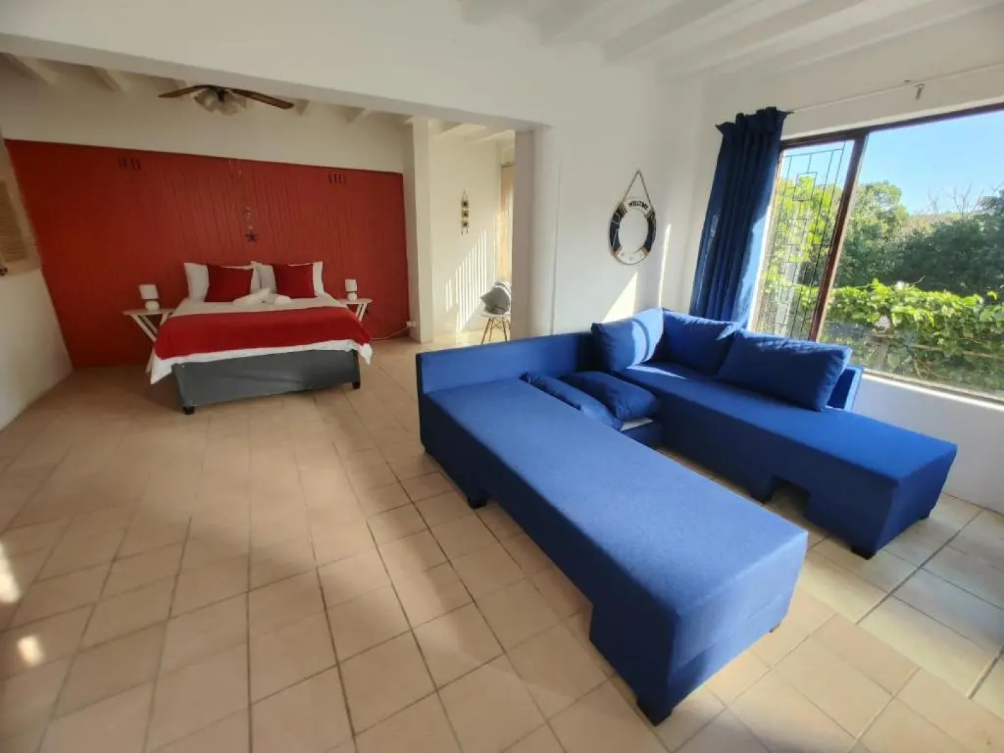 Cozy beach cottage with communal pool