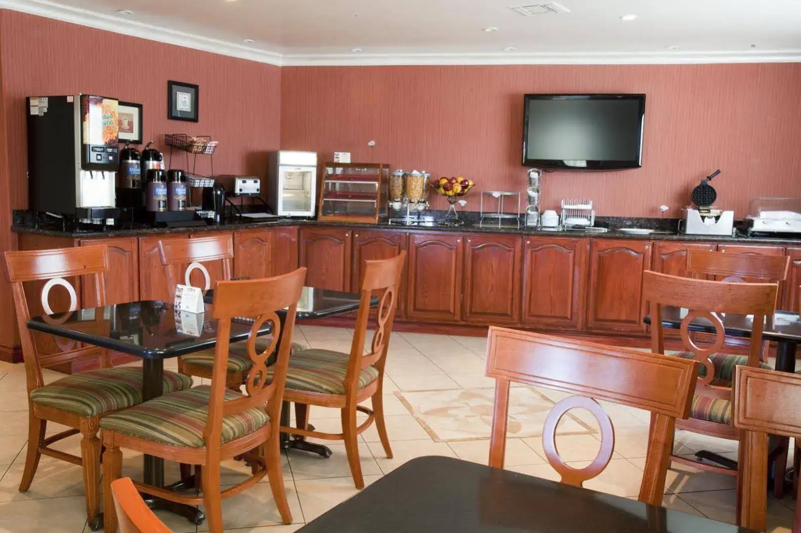Best Western China Lake Inn