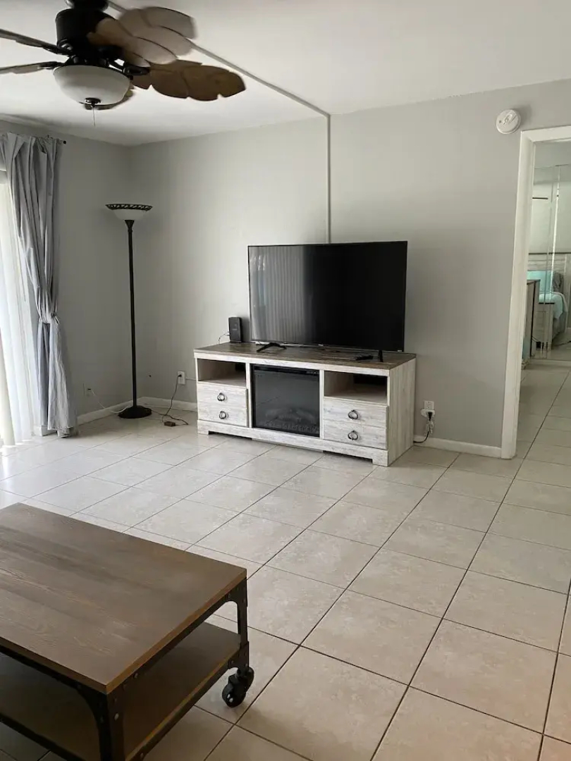 Entire Condo Close To Intercoastal 1 Bedroom Condo by Redawning