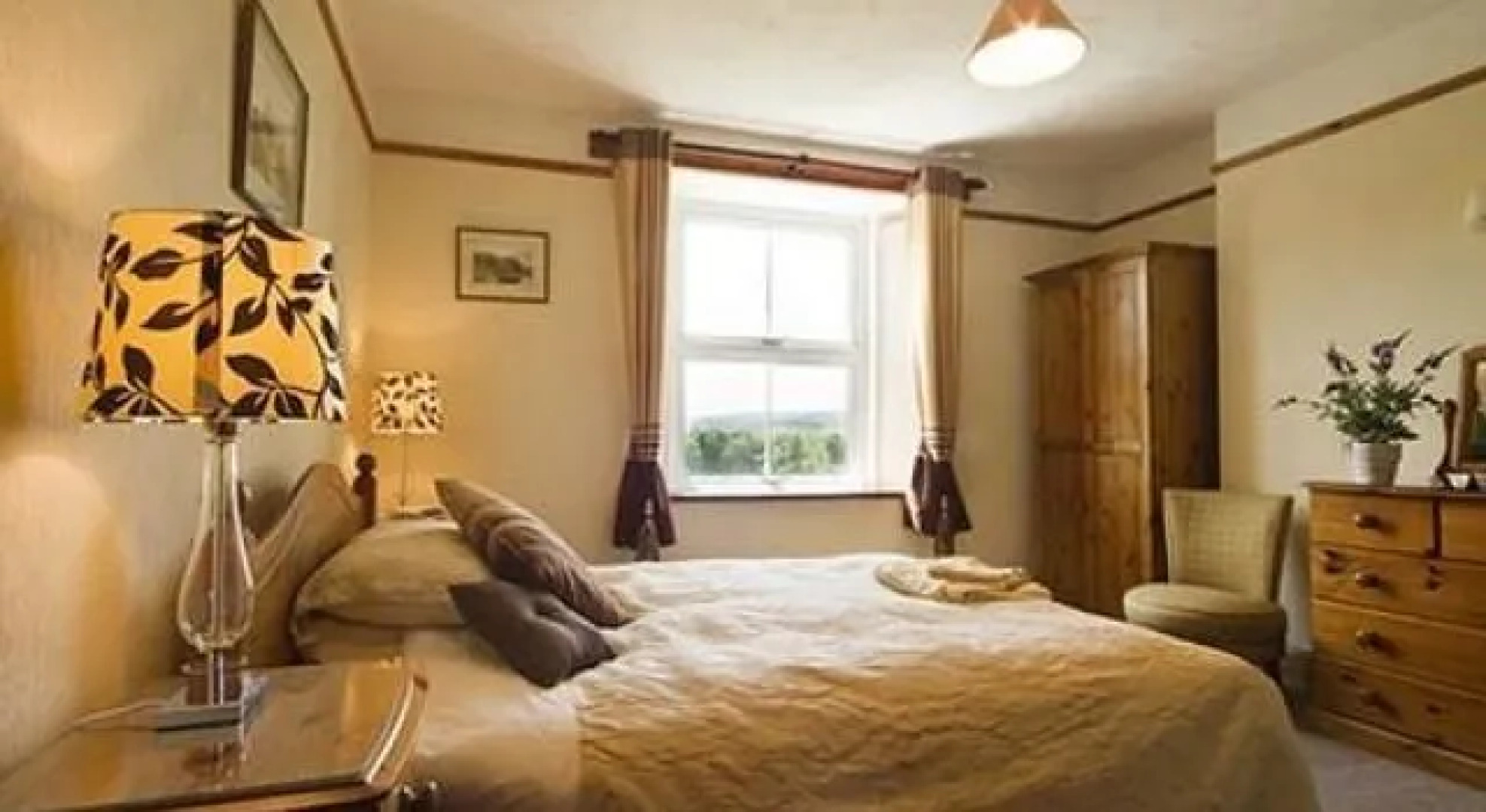 Middle Tremollett Farm Bed and Breakfast