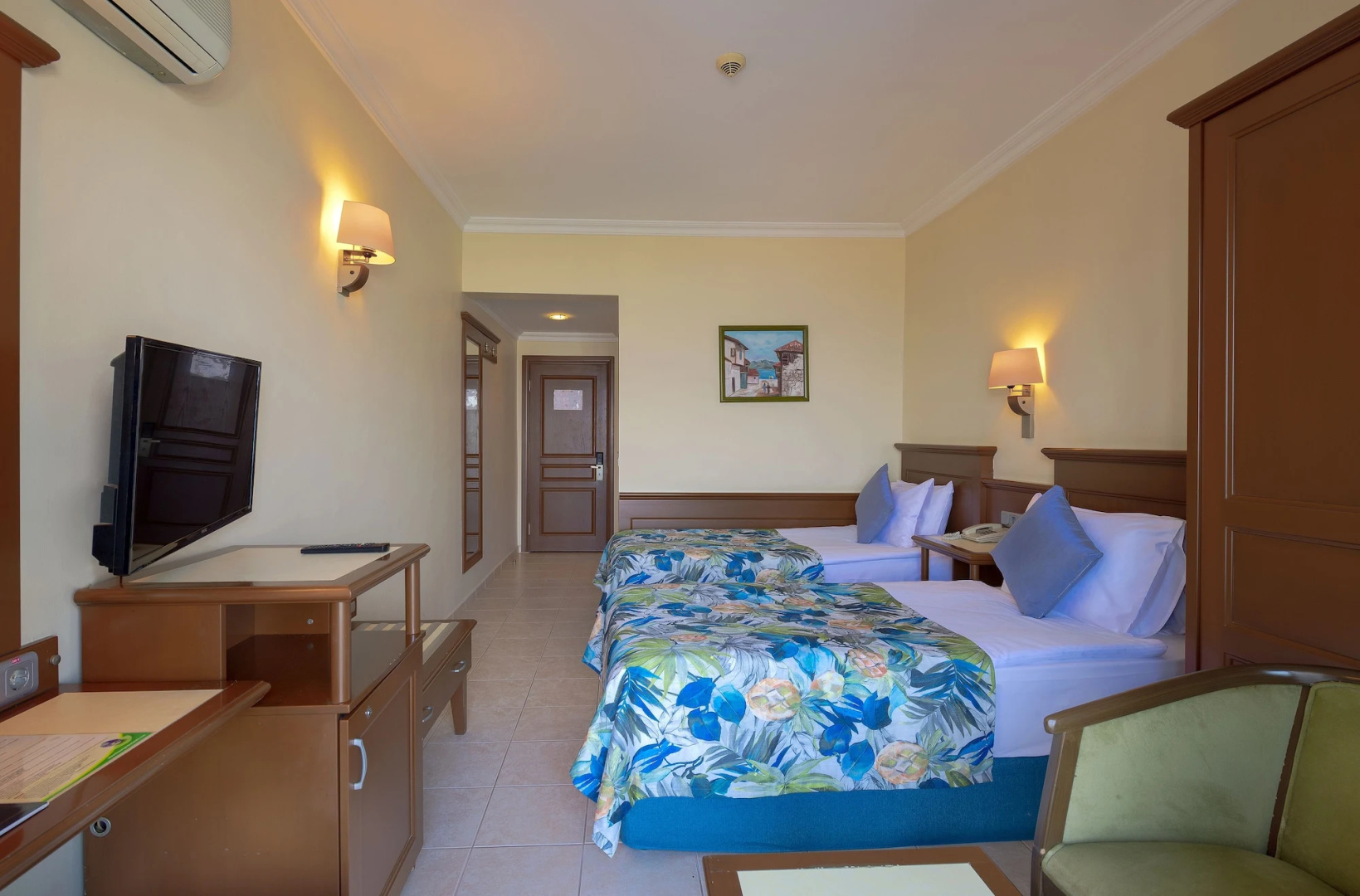 Numa Port Hotel