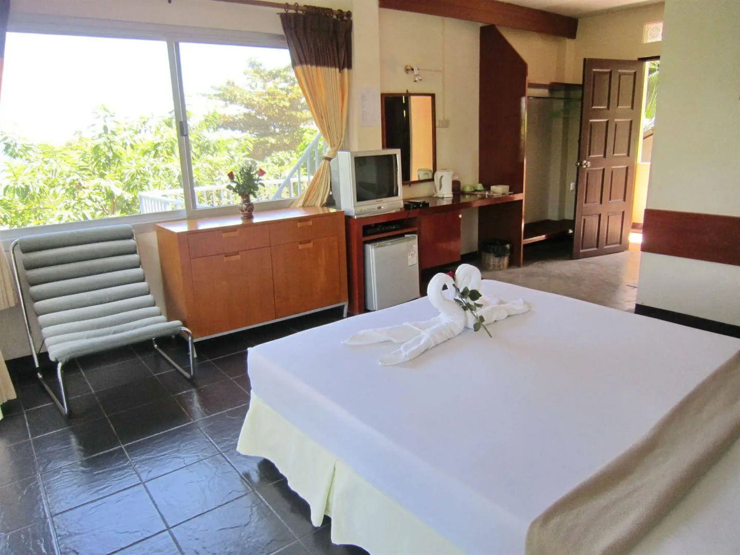 Thaniza Beachfront Resort