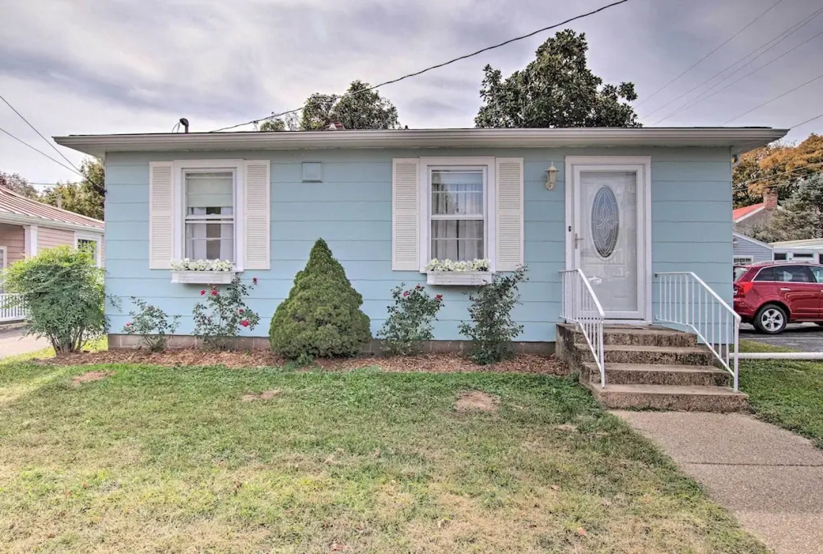 Cottage w/ Yard, Walk to Historic Attractions