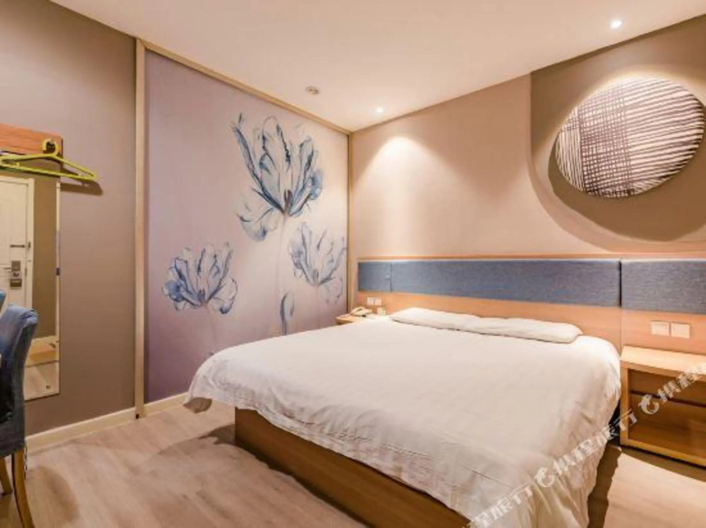 Homeinn · neo (Kaifeng Gulou Daxiangguo Temple)