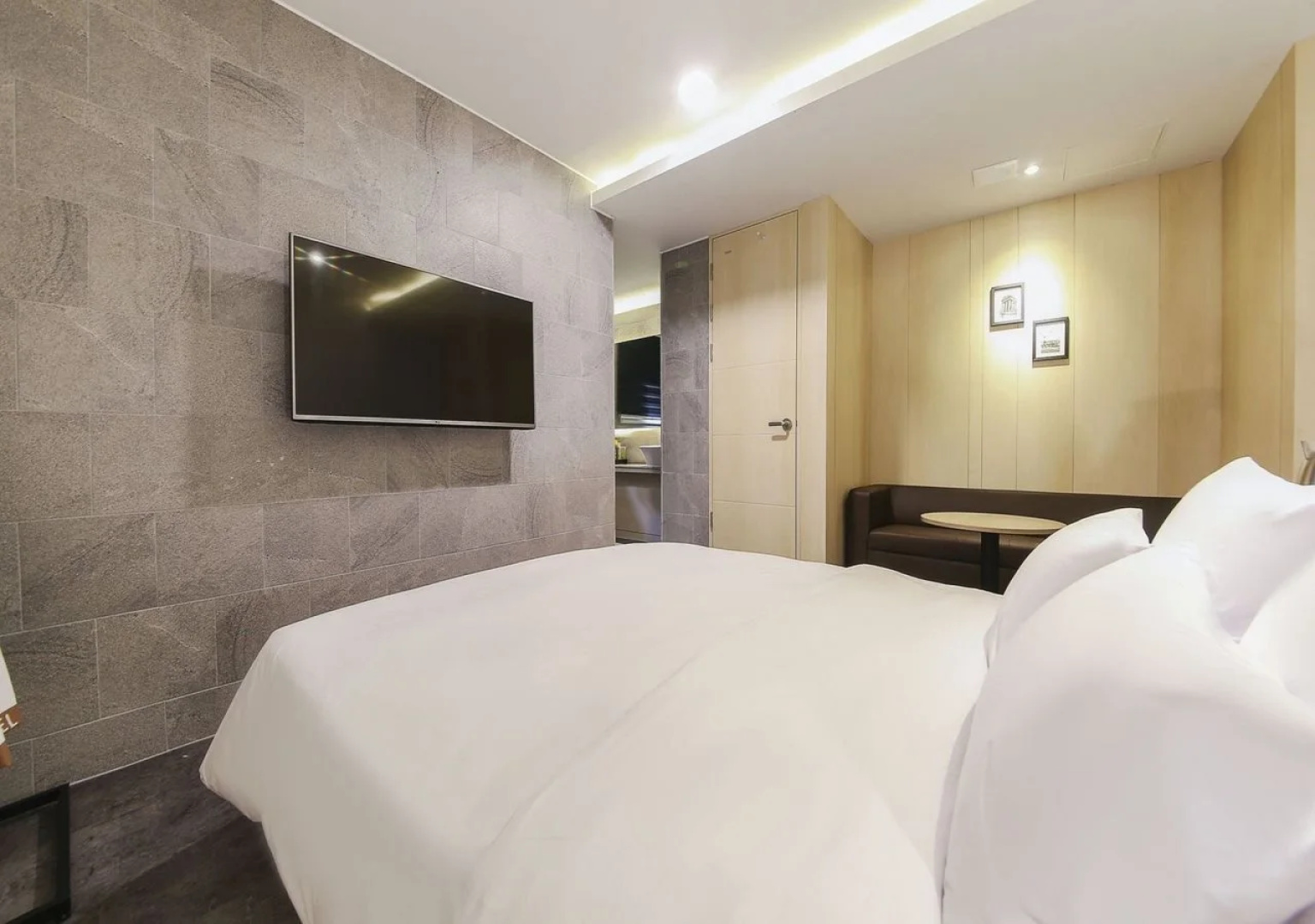 Moon Hotel