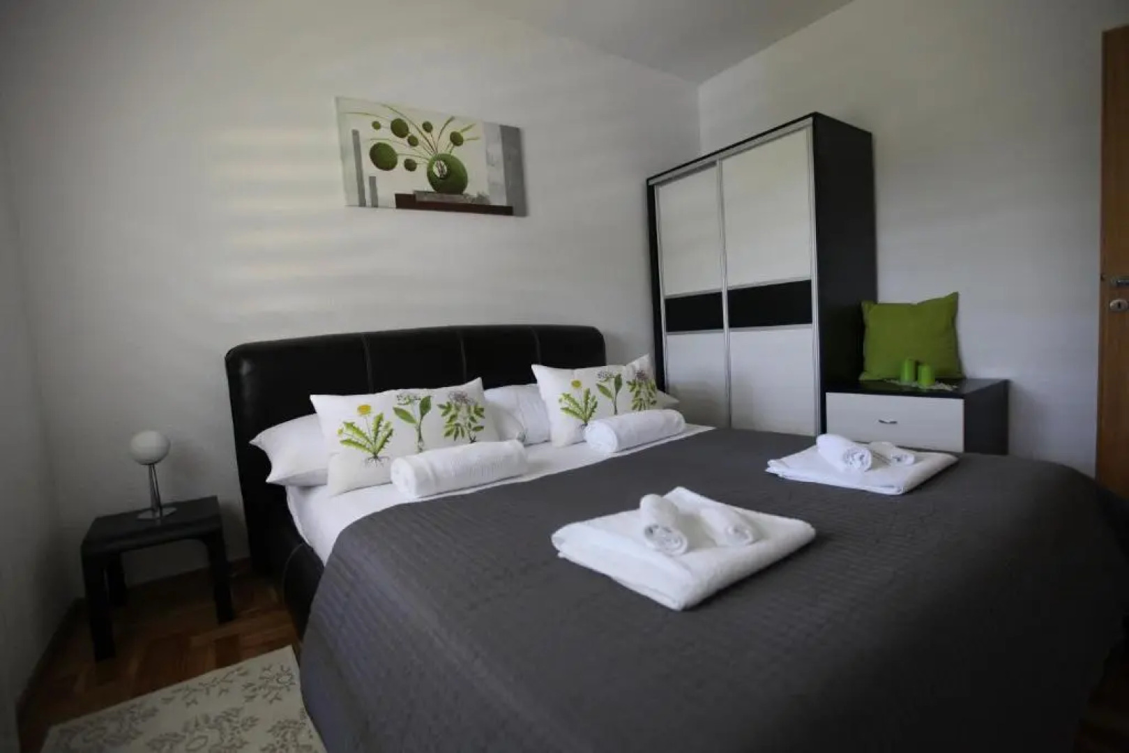 Apartments Lovori-Lorbe