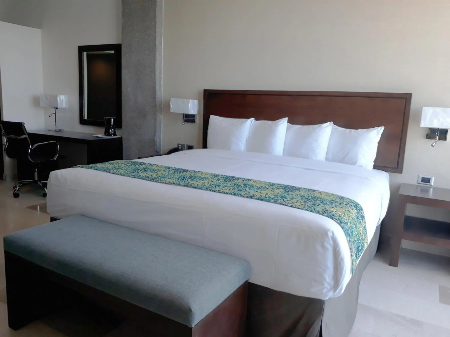 Seven Crown La Paz Malecon