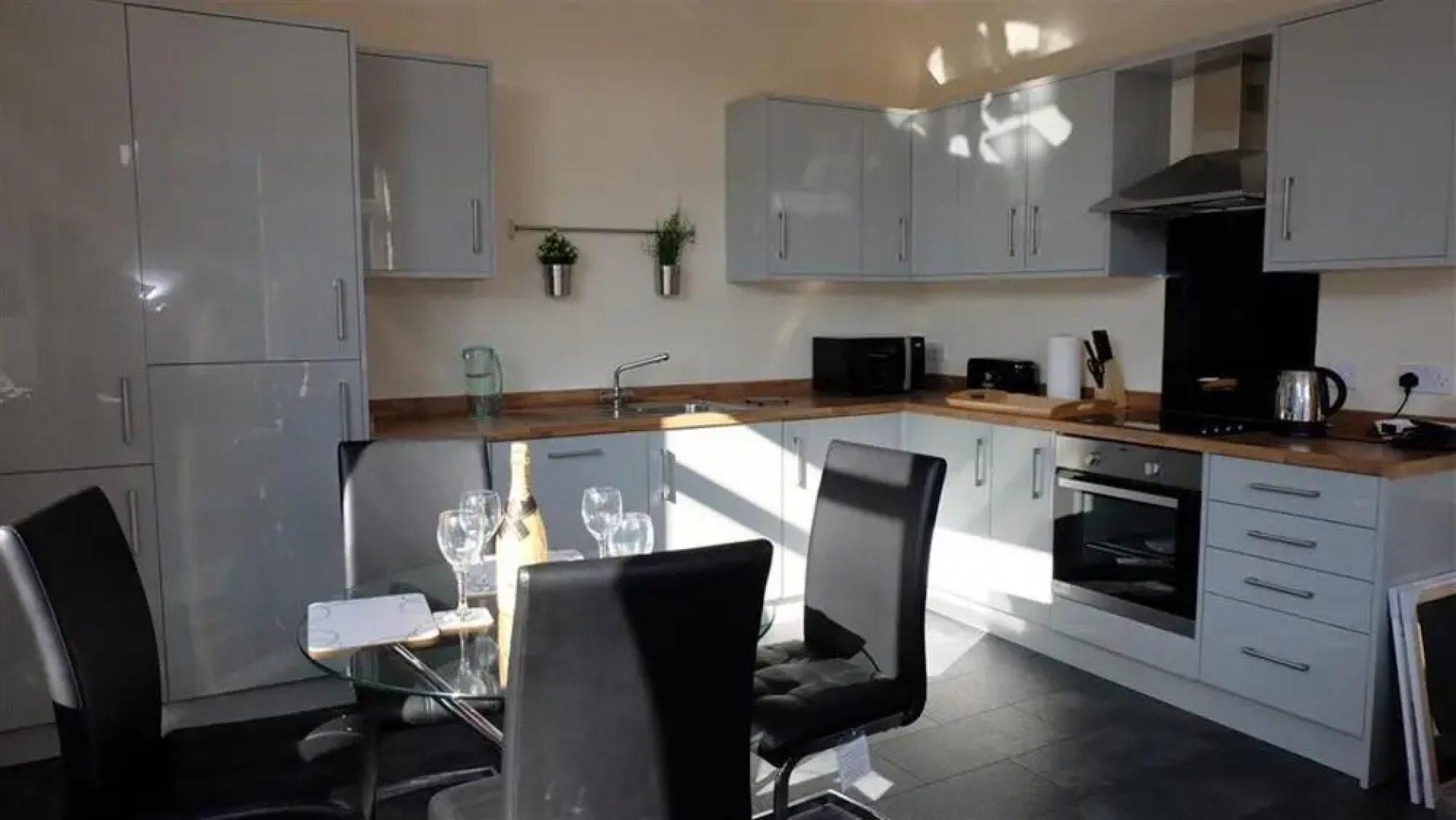 The Moorlands Suite - Premier Serviced Accommodation