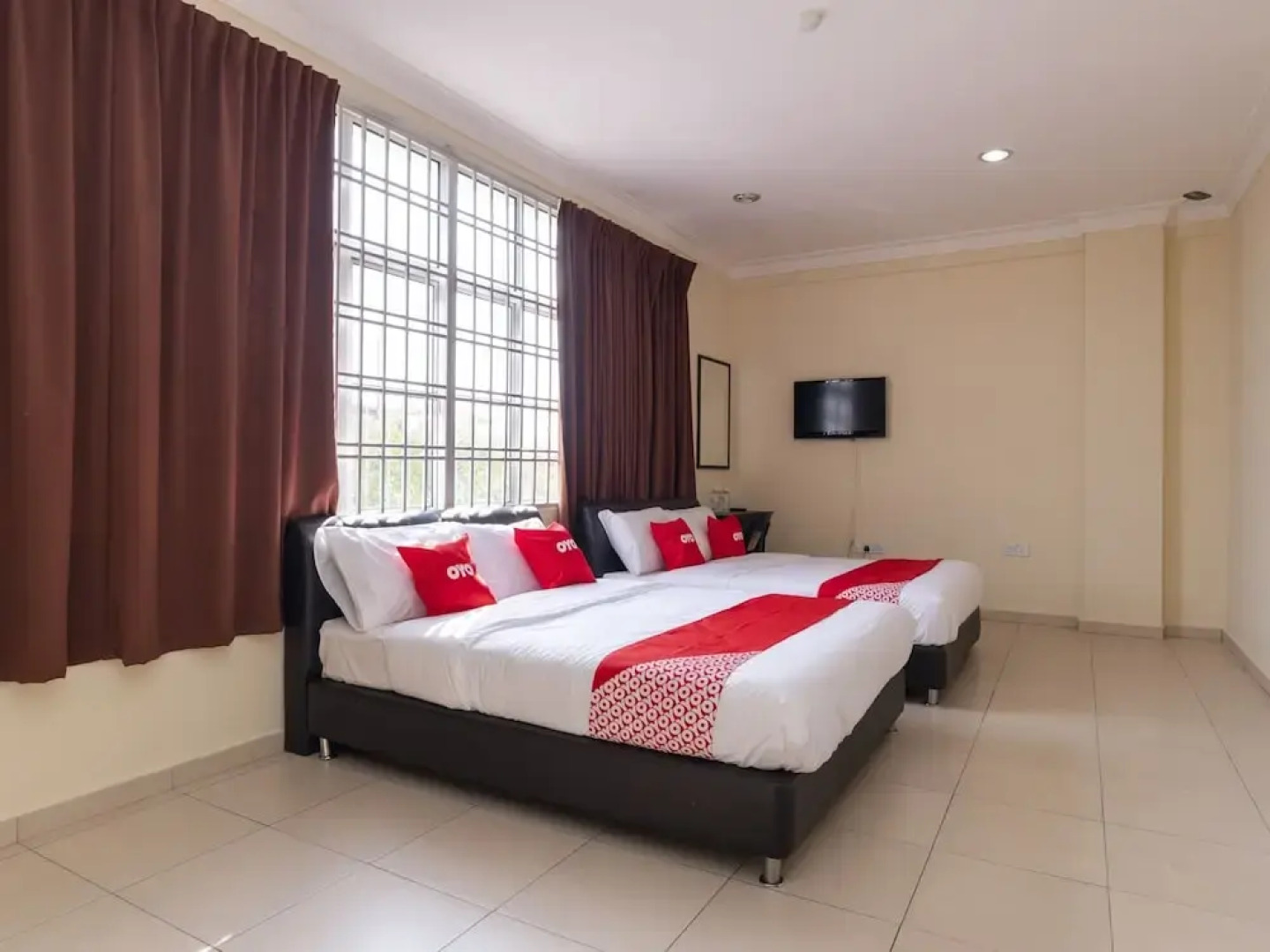 OYO 89536 Hazris Hotel