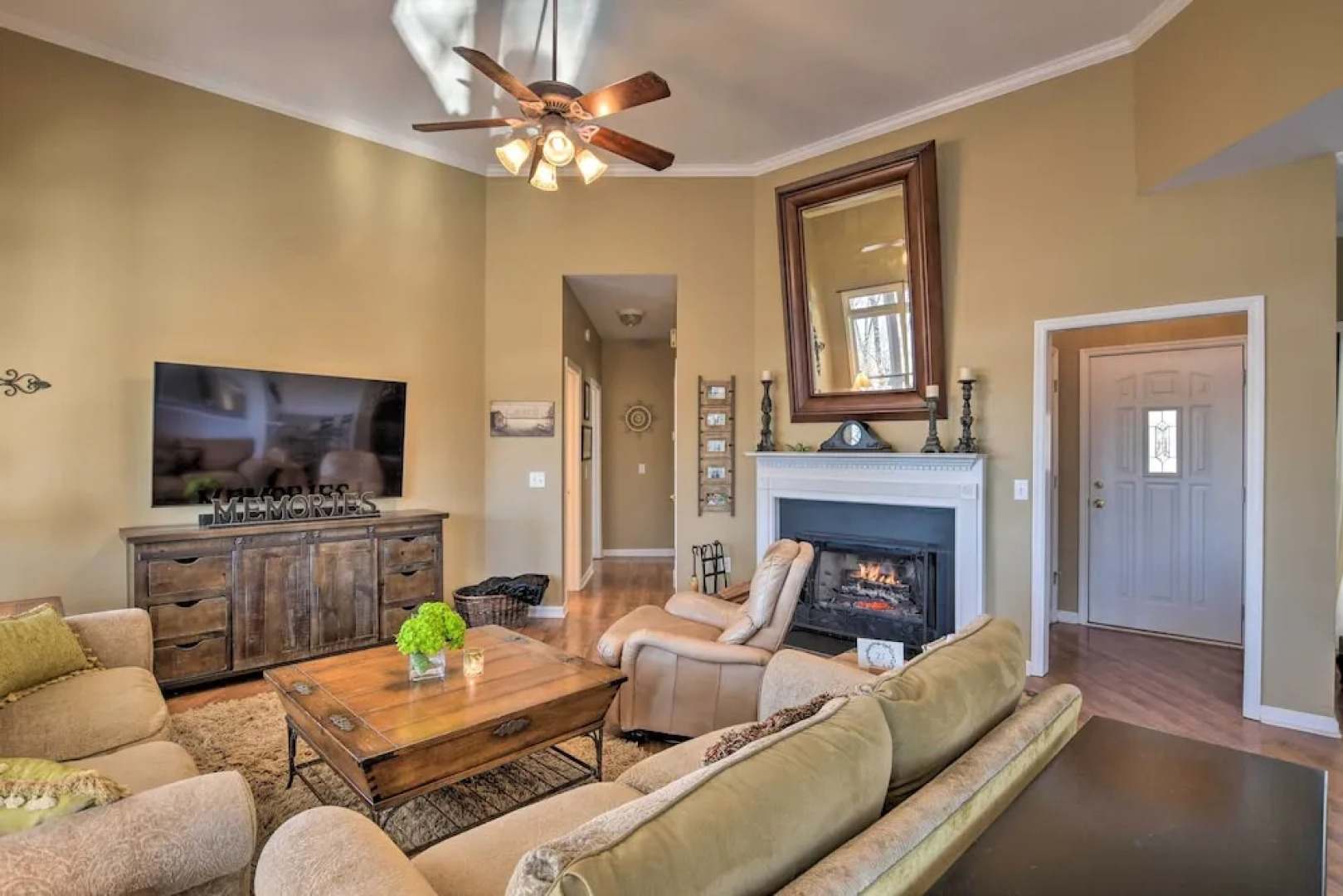 Lavonia Lake House w/ Private Dock & Bonfire!