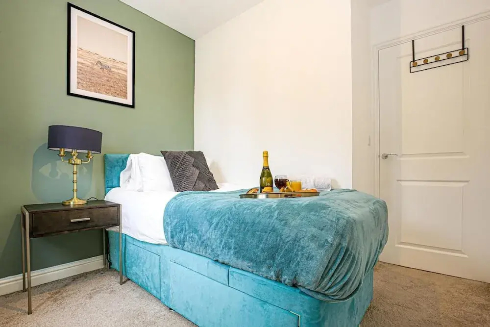 Detached 4 Bed-ultrafast Wifi,garden,free Parking