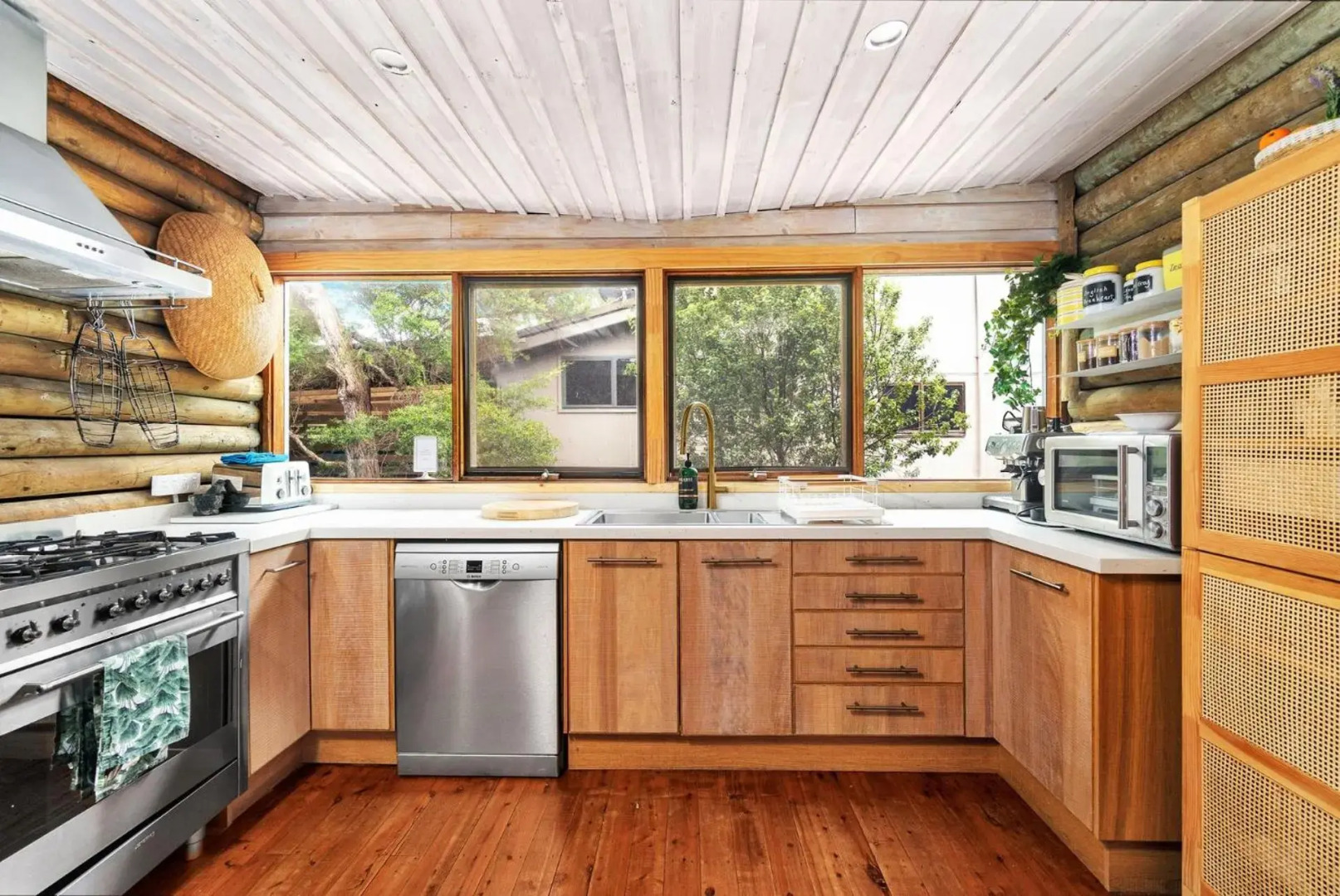 The Lake House at Erowal Bay 4pm Check Out Sundays