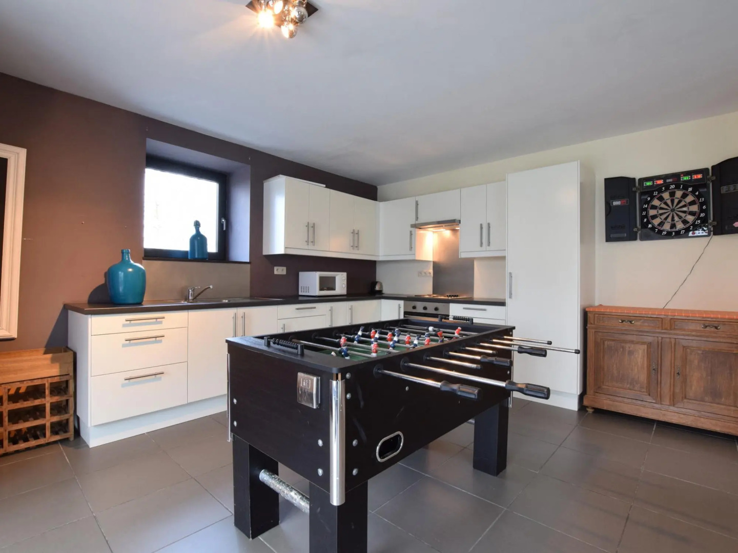 Luxury Cottage in Vaux-sur-Sure with Sauna and Jacuzzi