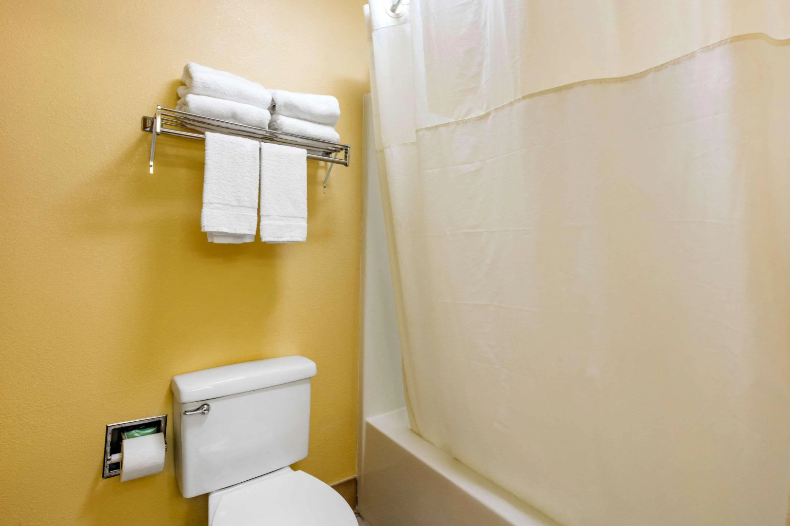 Quality Inn & Suites Montgomery East Carmichael Rd