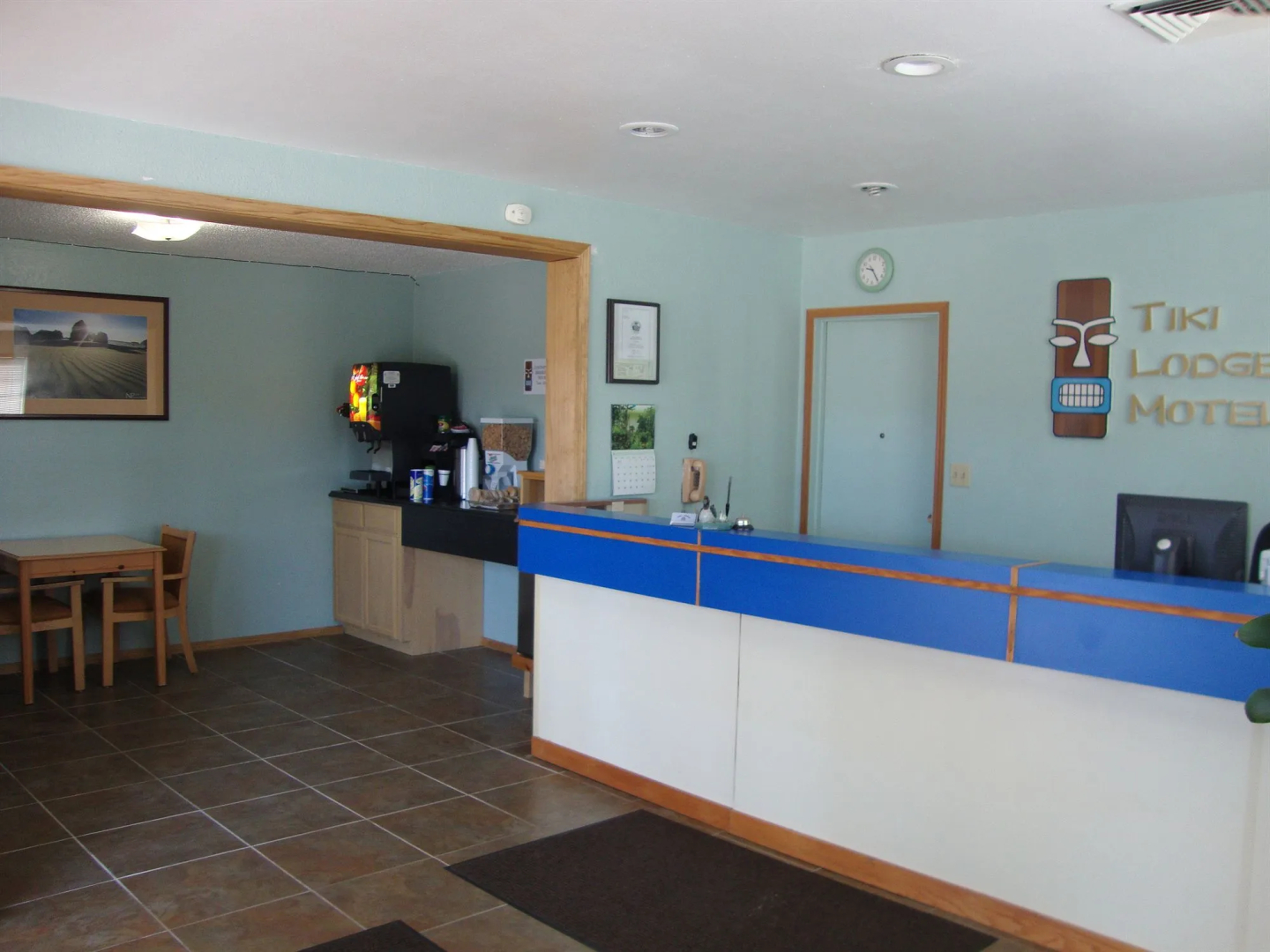 Pine Tree Inn