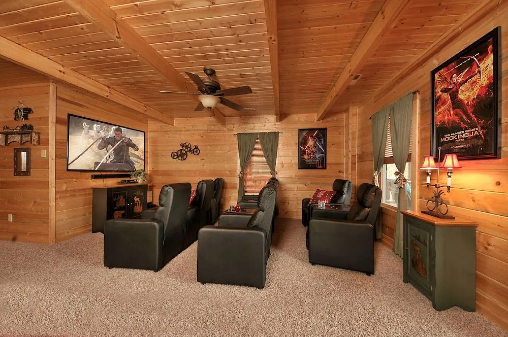 Majestic Sunset - 4 Br cabin by RedAwning