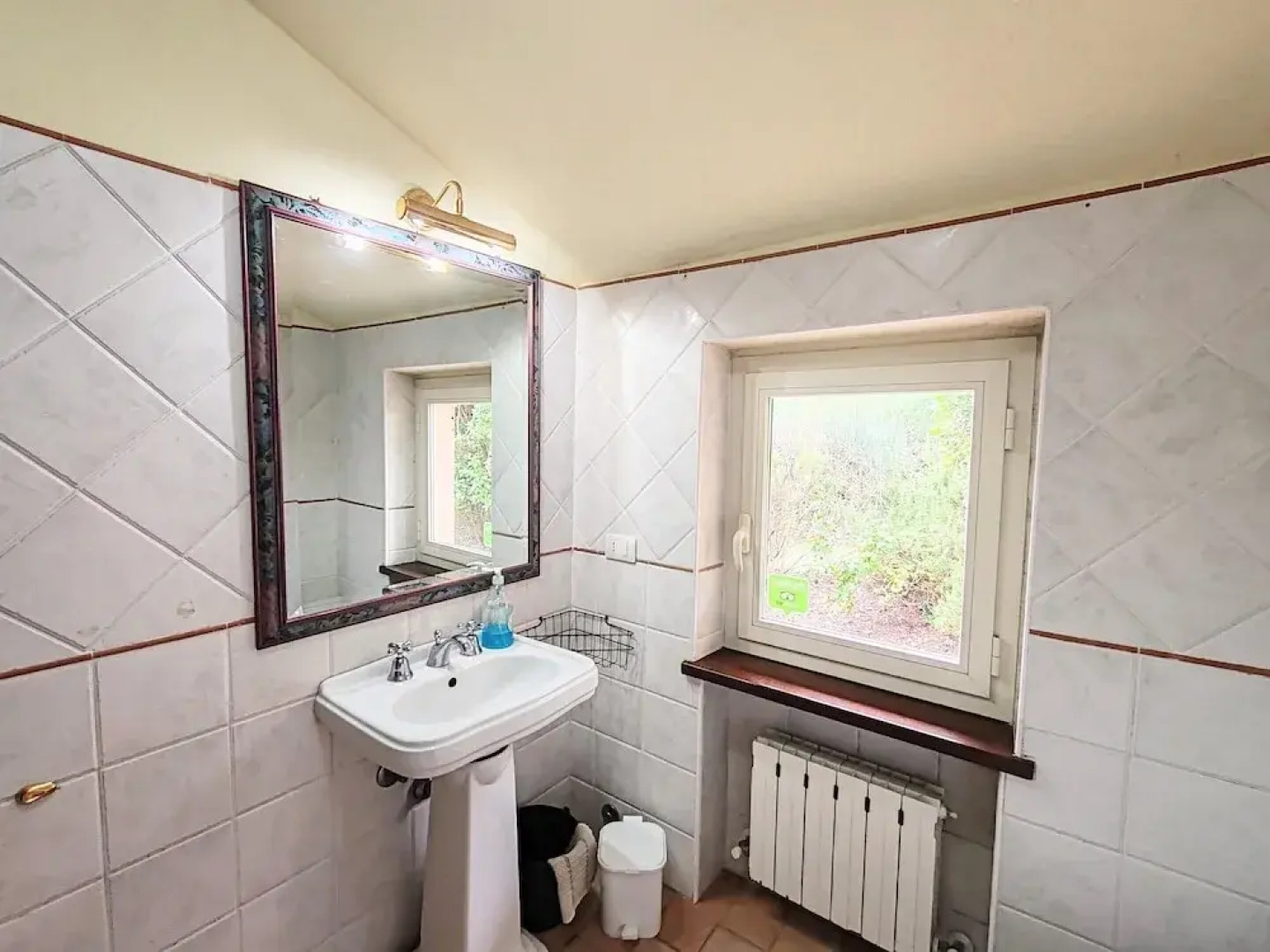 Farmhouse in Giano Dell'umbria with Hot Tub, Swimming Pool